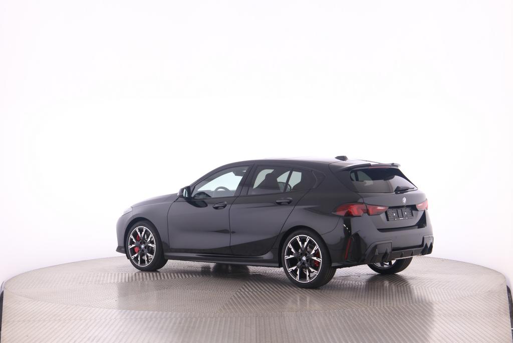 BMW 120i-image-4