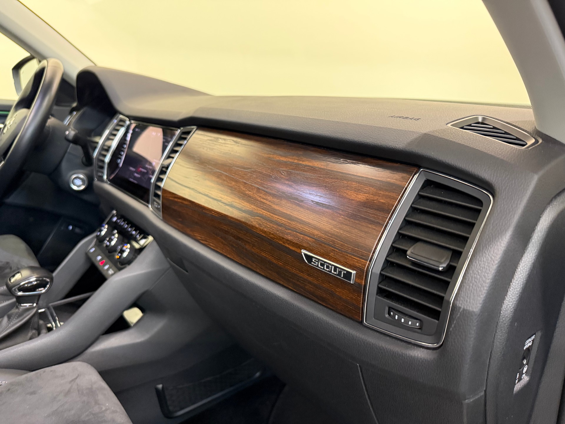 SKODA Kodiaq 2.0 TSI Scout DSG 4x4-image-26