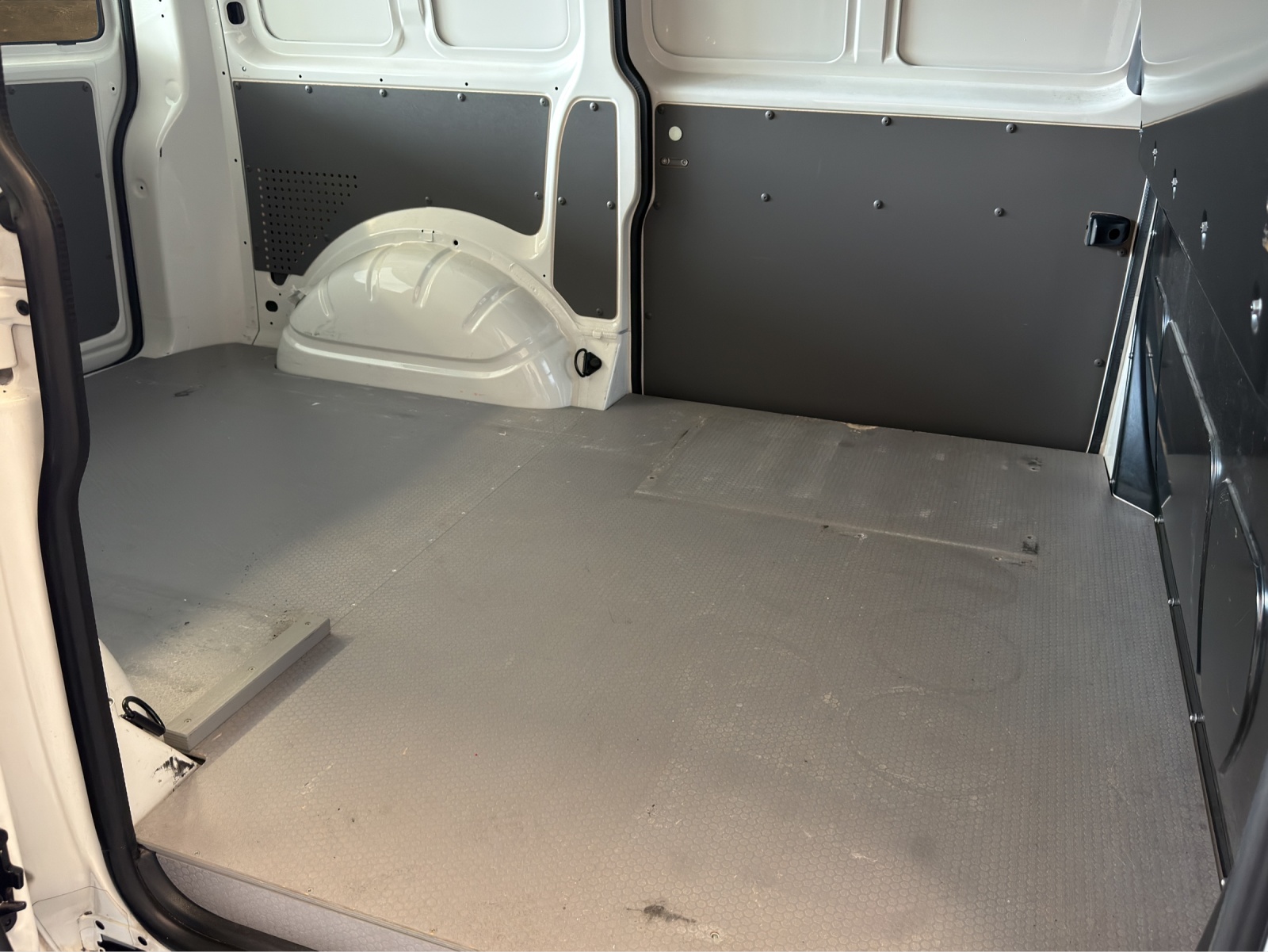 VW T6.1 2.0 TDI 4Motion DSG-image-13