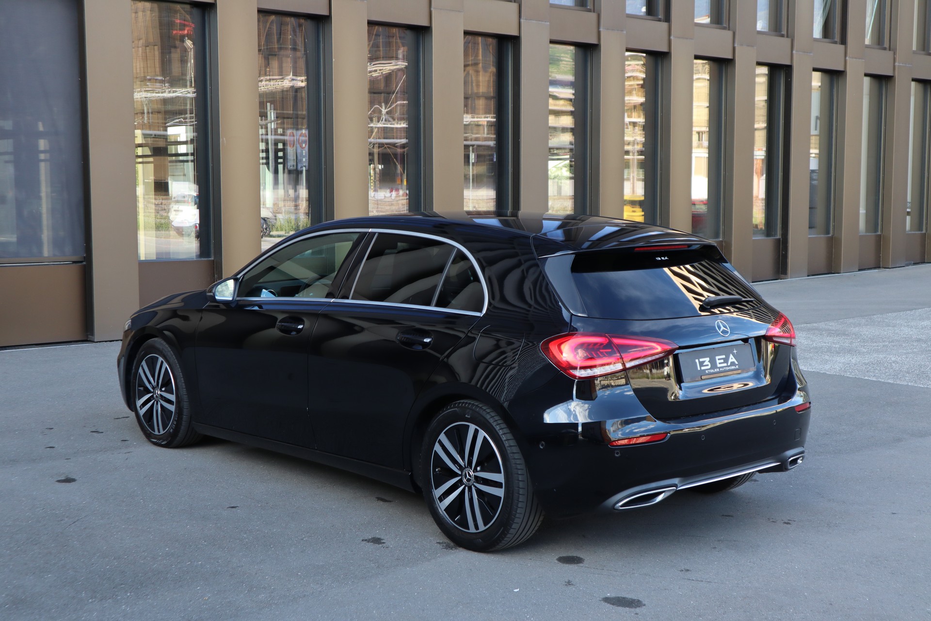 MERCEDES-BENZ A 180 Progressive 7G-DCT-image-6