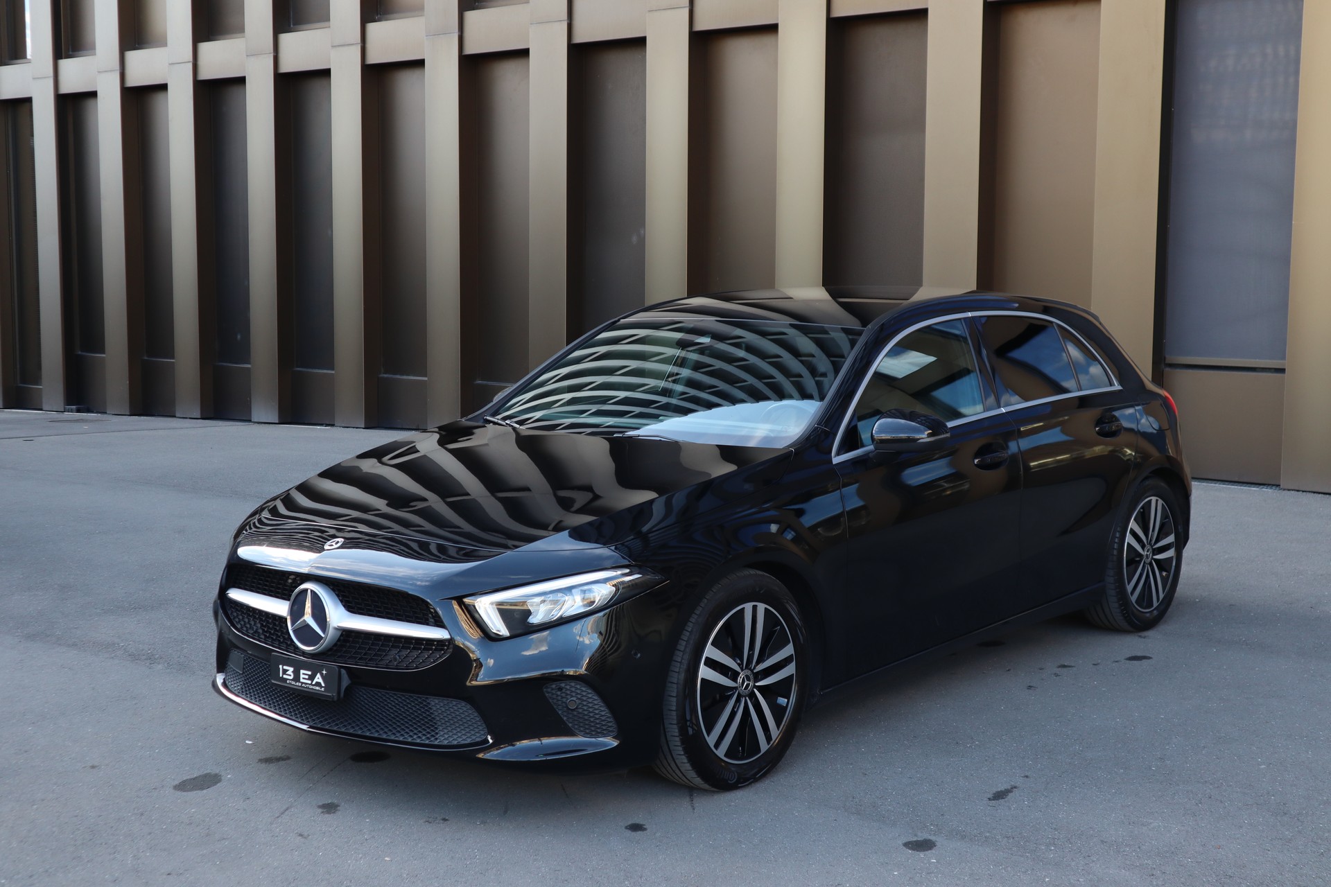 MERCEDES-BENZ A 180 Progressive 7G-DCT-image-2