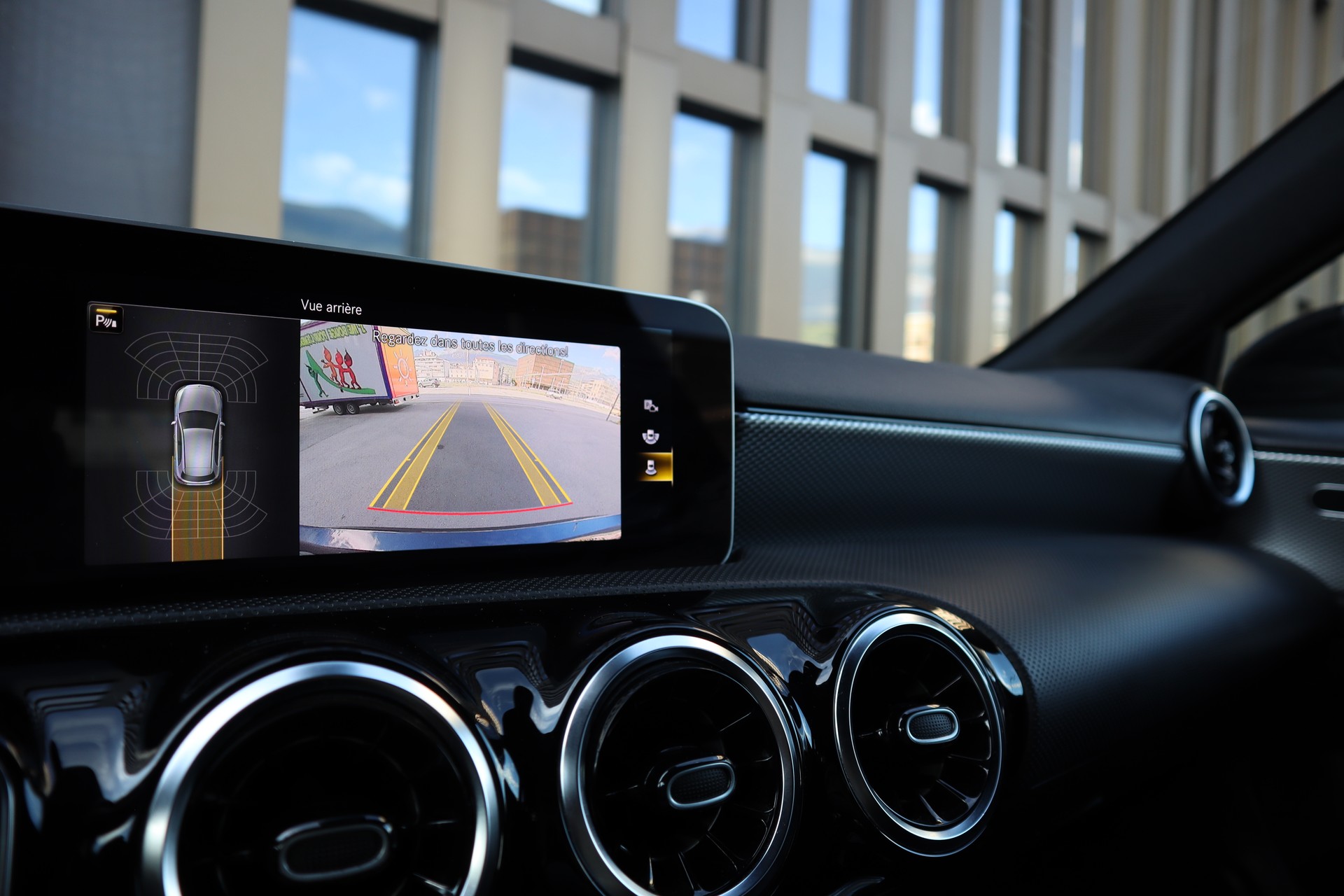 MERCEDES-BENZ A 180 Progressive 7G-DCT-image-14
