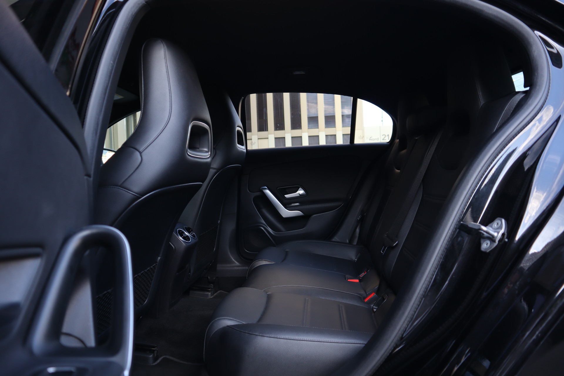 MERCEDES-BENZ A 180 Progressive 7G-DCT-image-13