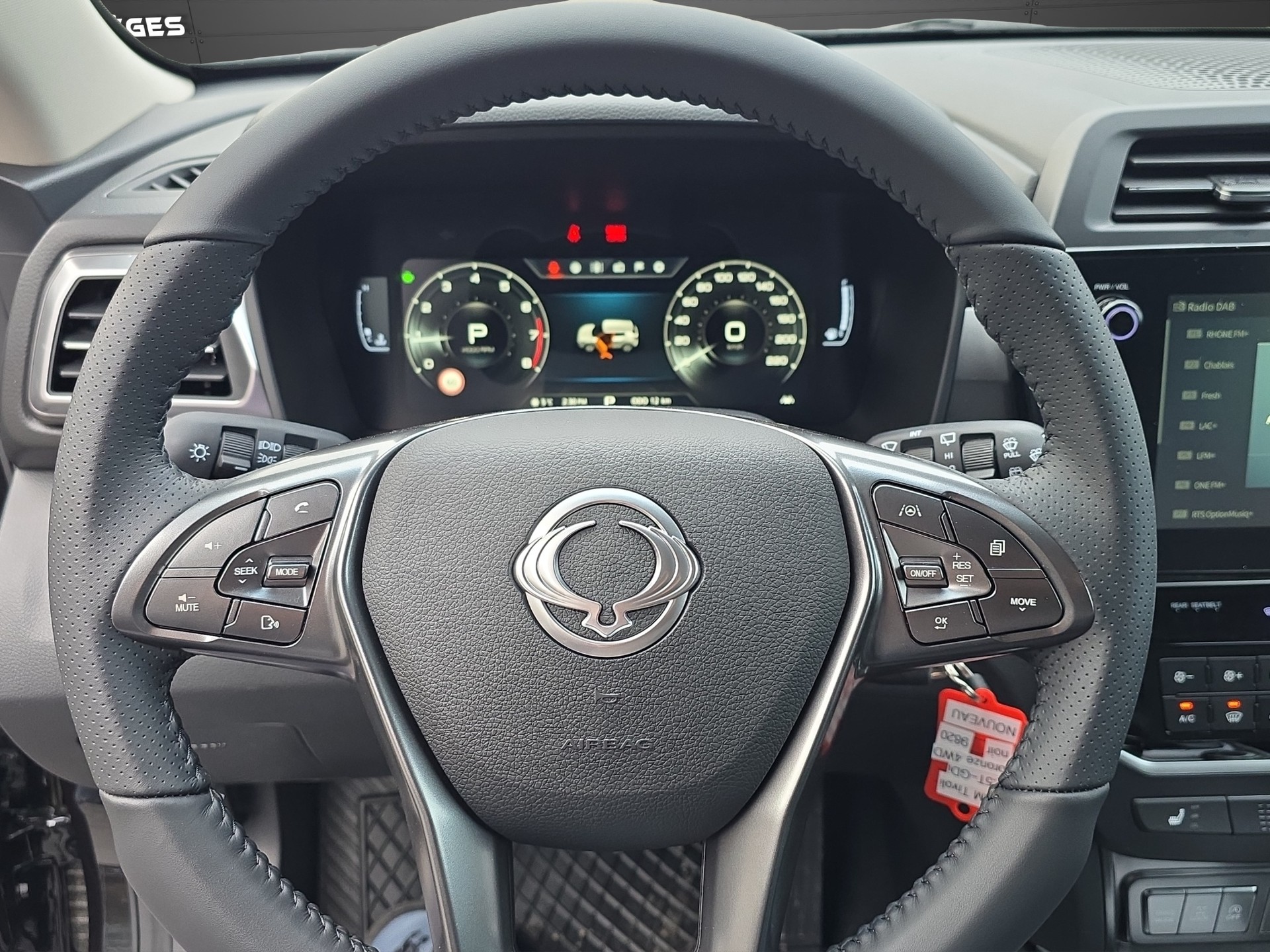 KGM-SsangYong Tivoli 1.5 T GDI Steel 4WD Automat-image-24