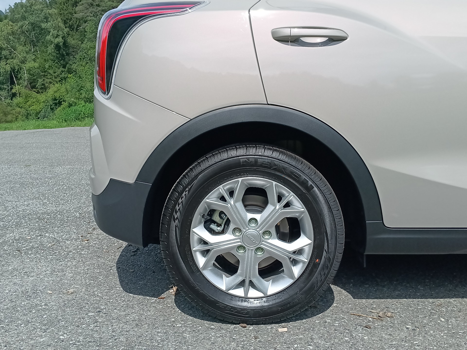 KGM-SsangYong Tivoli 1.5 T GDI Steel 4WD Automat-image-4