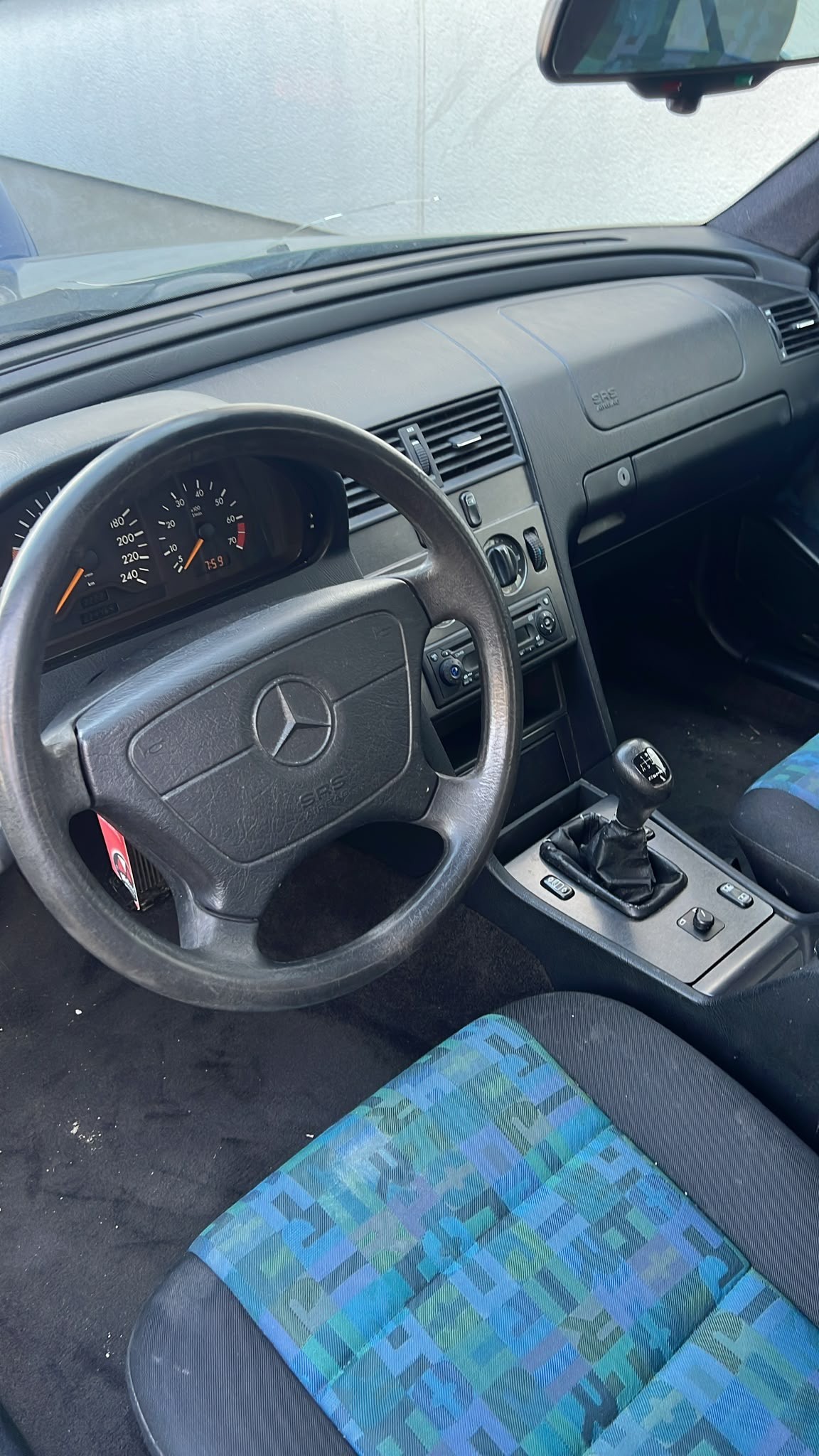 MERCEDES-BENZ C 180 Classic-image-1