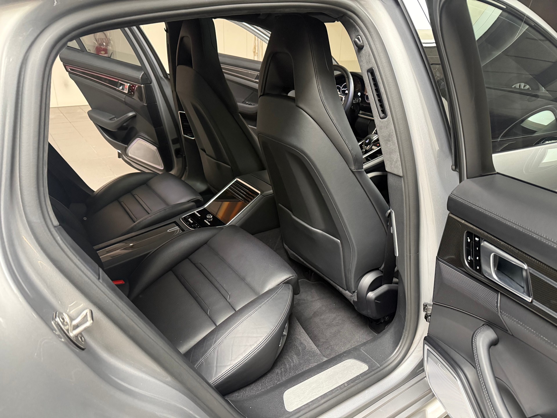 PORSCHE Panamera Turbo PDK-image-15