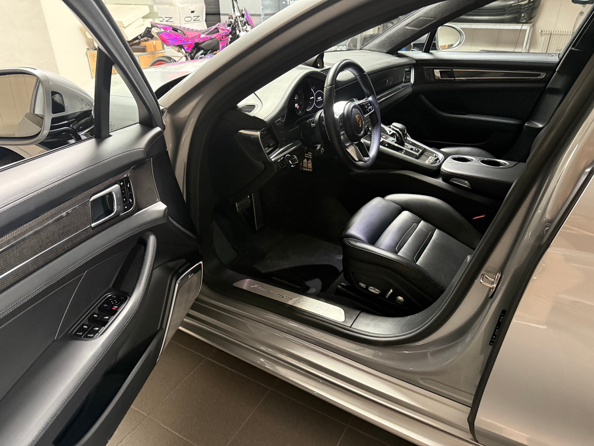 PORSCHE Panamera Turbo PDK-image-8