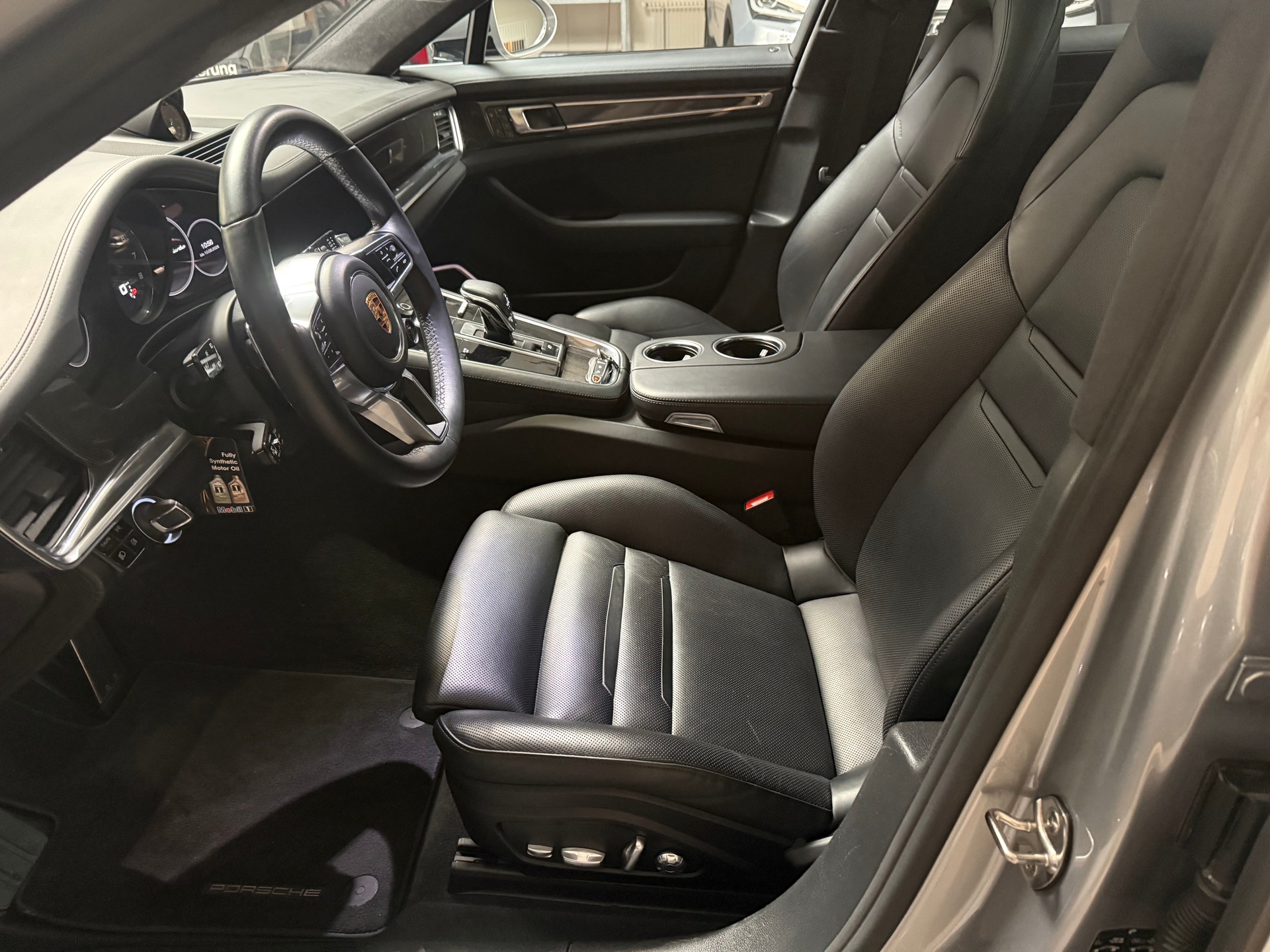 PORSCHE Panamera Turbo PDK-image-9