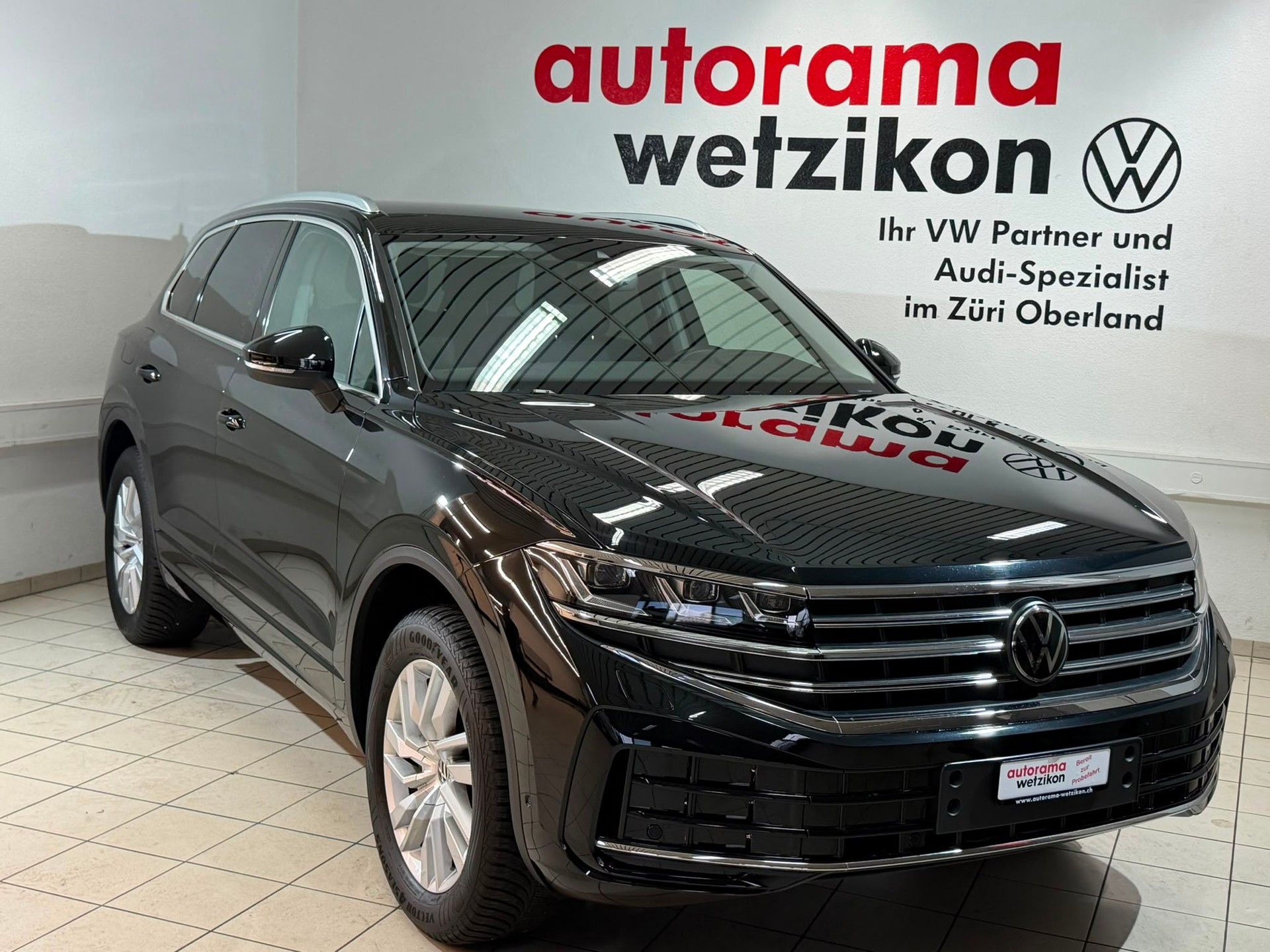 VW Touareg 3.0 TDI Elegance Tiptronic-image-1