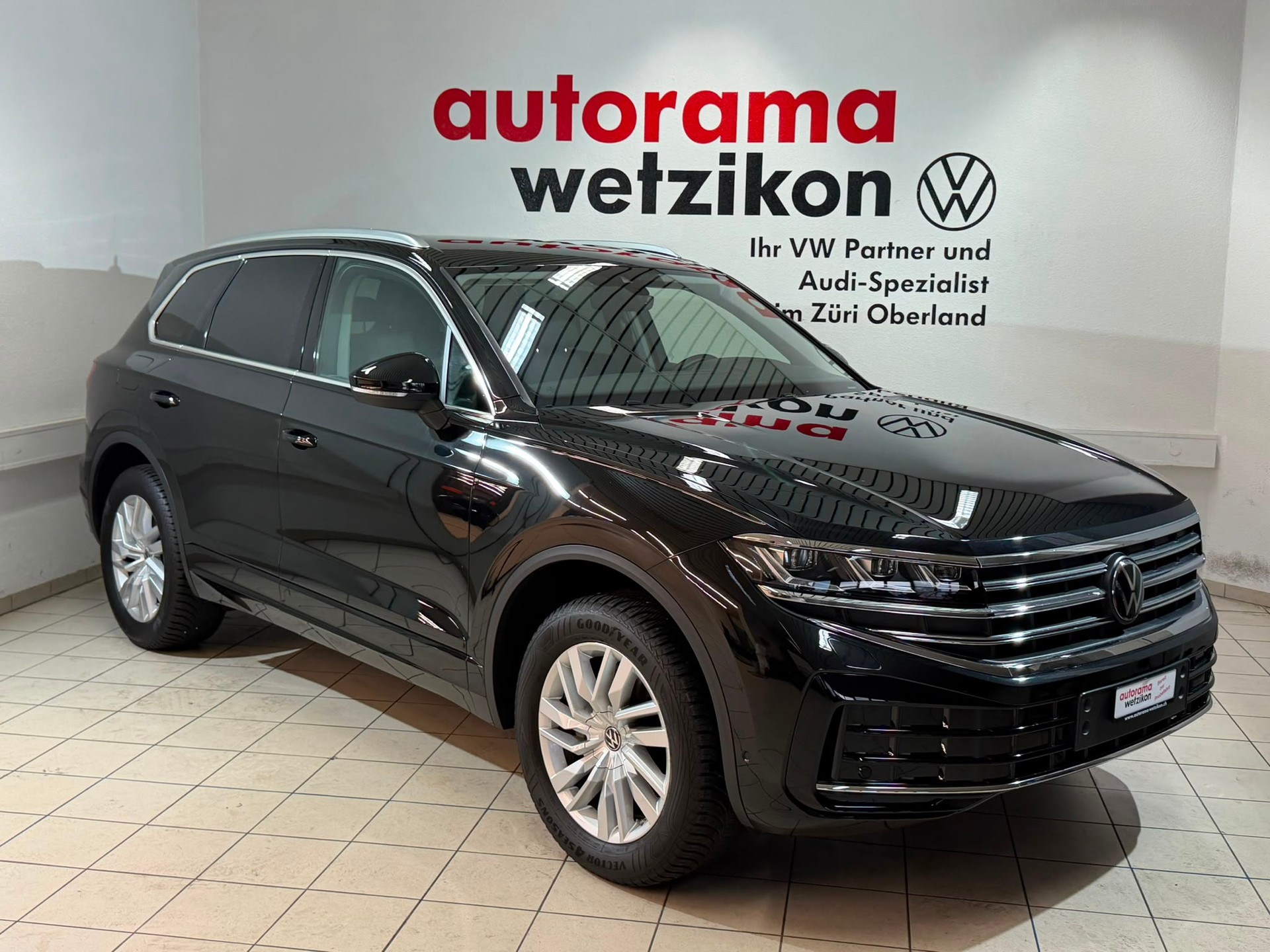VW Touareg 3.0 TDI Elegance Tiptronic-image-0