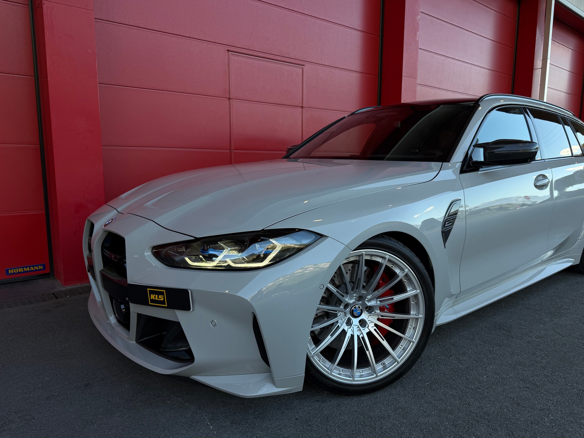 BMW M3 Touring xDrive Competition M *Individual Kreide Color* *Pack Carbon**-image-5