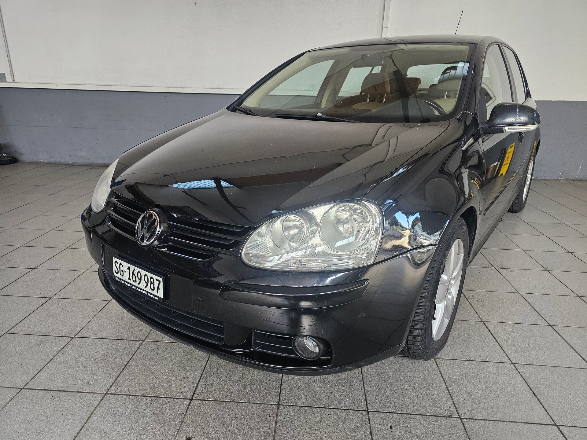 VW Golf 2.0 FSI Comfortline 4Motion-image-1