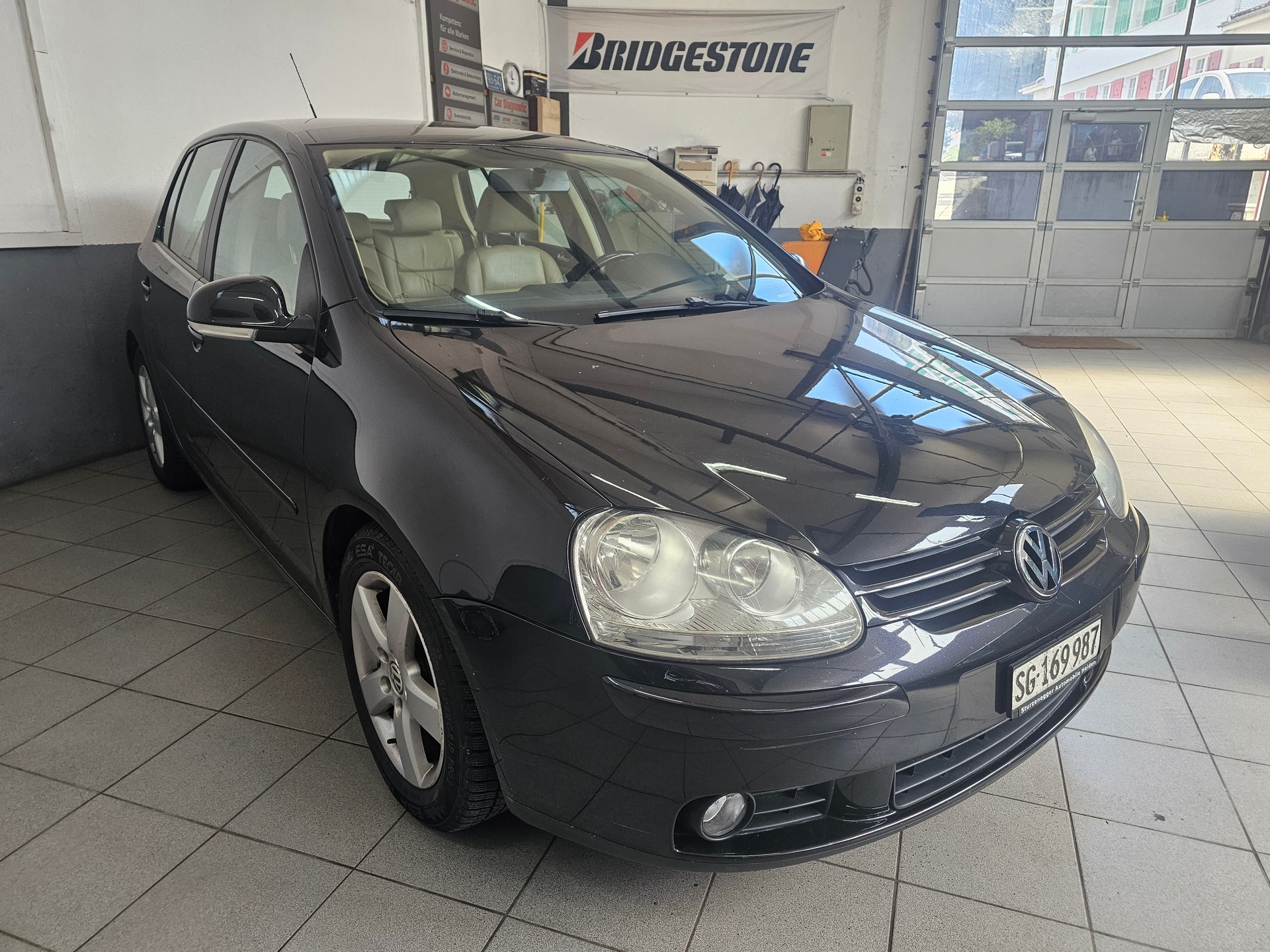 VW Golf 2.0 FSI Comfortline 4Motion-image-0