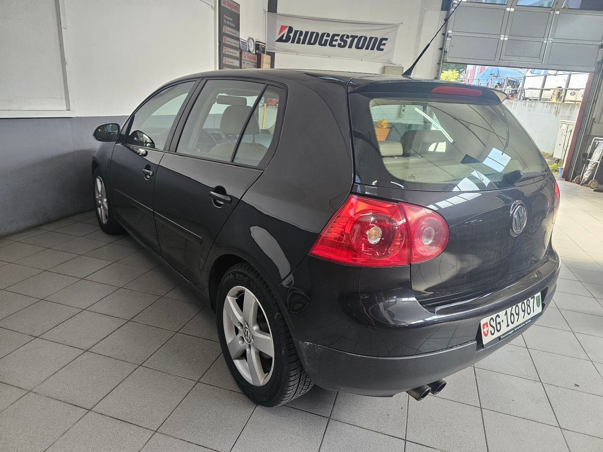 VW Golf 2.0 FSI Comfortline 4Motion-image-4
