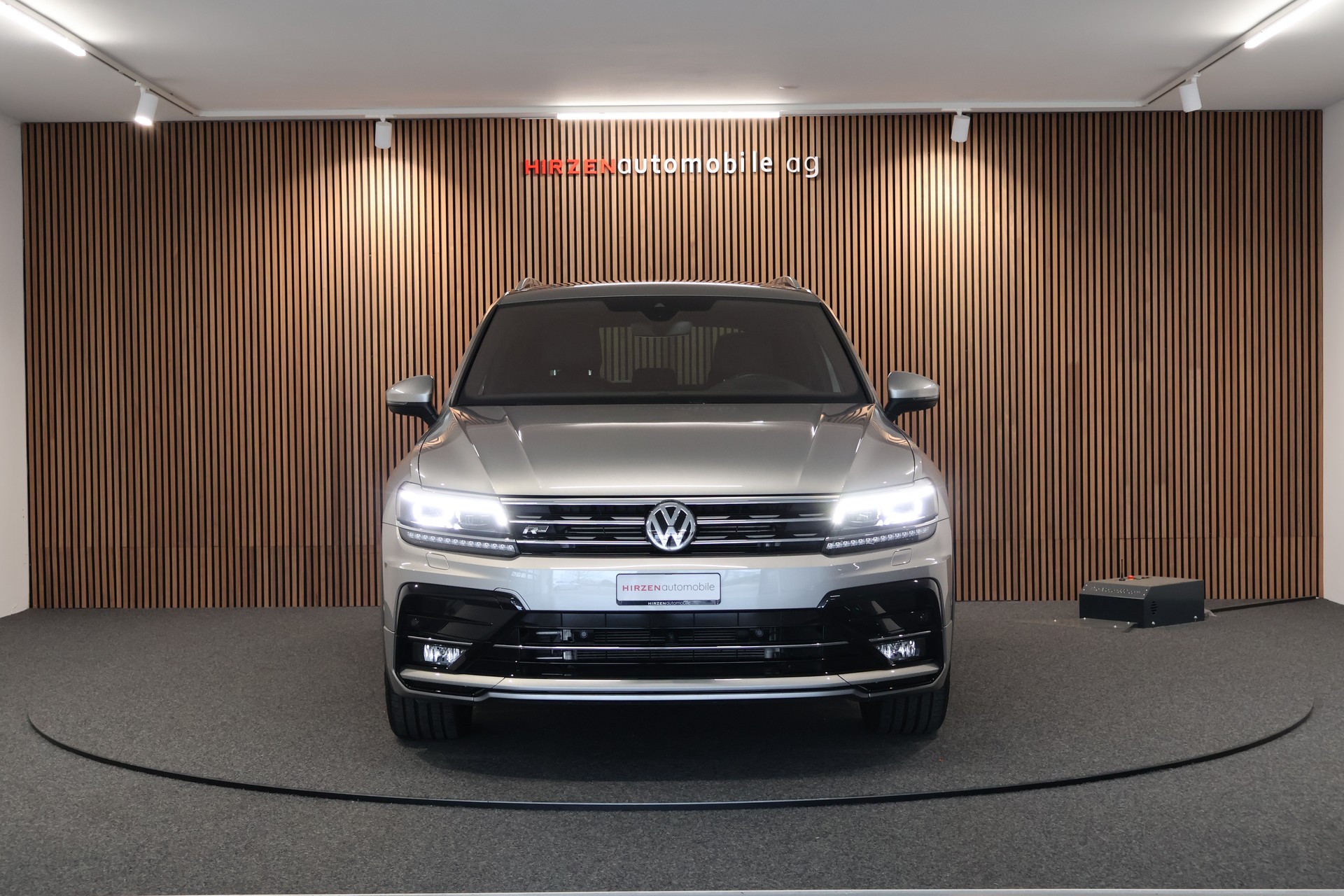 VW Tiguan 2.0TSI R-Line 4Motion DSG-image-0