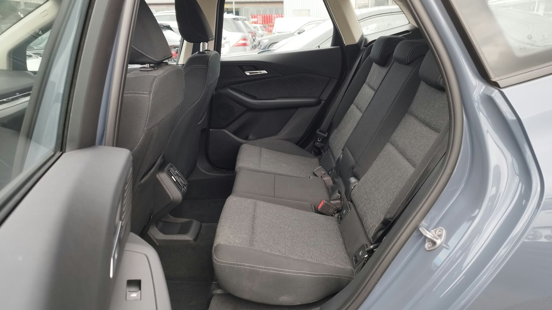 BMW 218i Active TourerSteptronic DCT-image-7