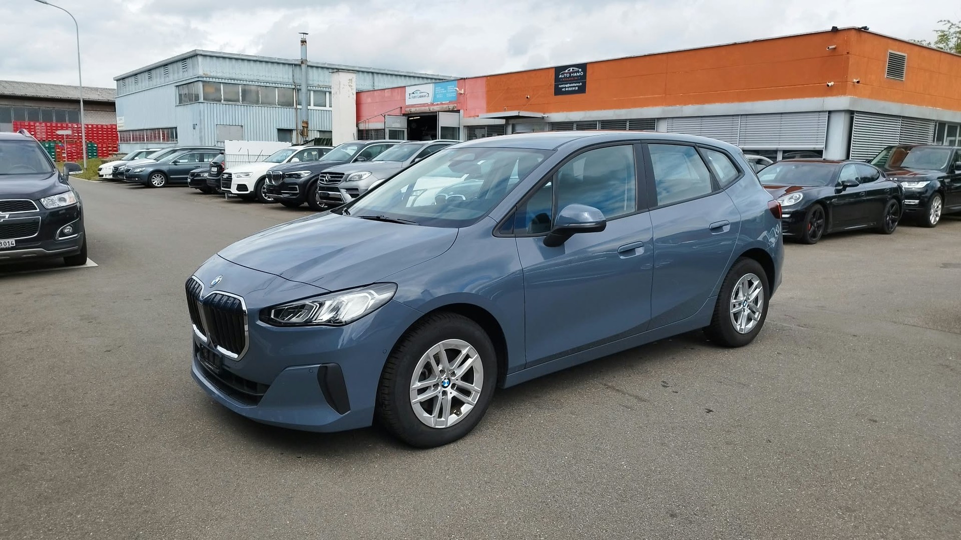 BMW 218i Active TourerSteptronic DCT-image-1