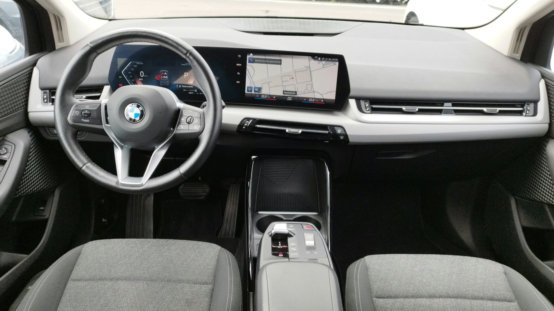 BMW 218i Active TourerSteptronic DCT-image-8