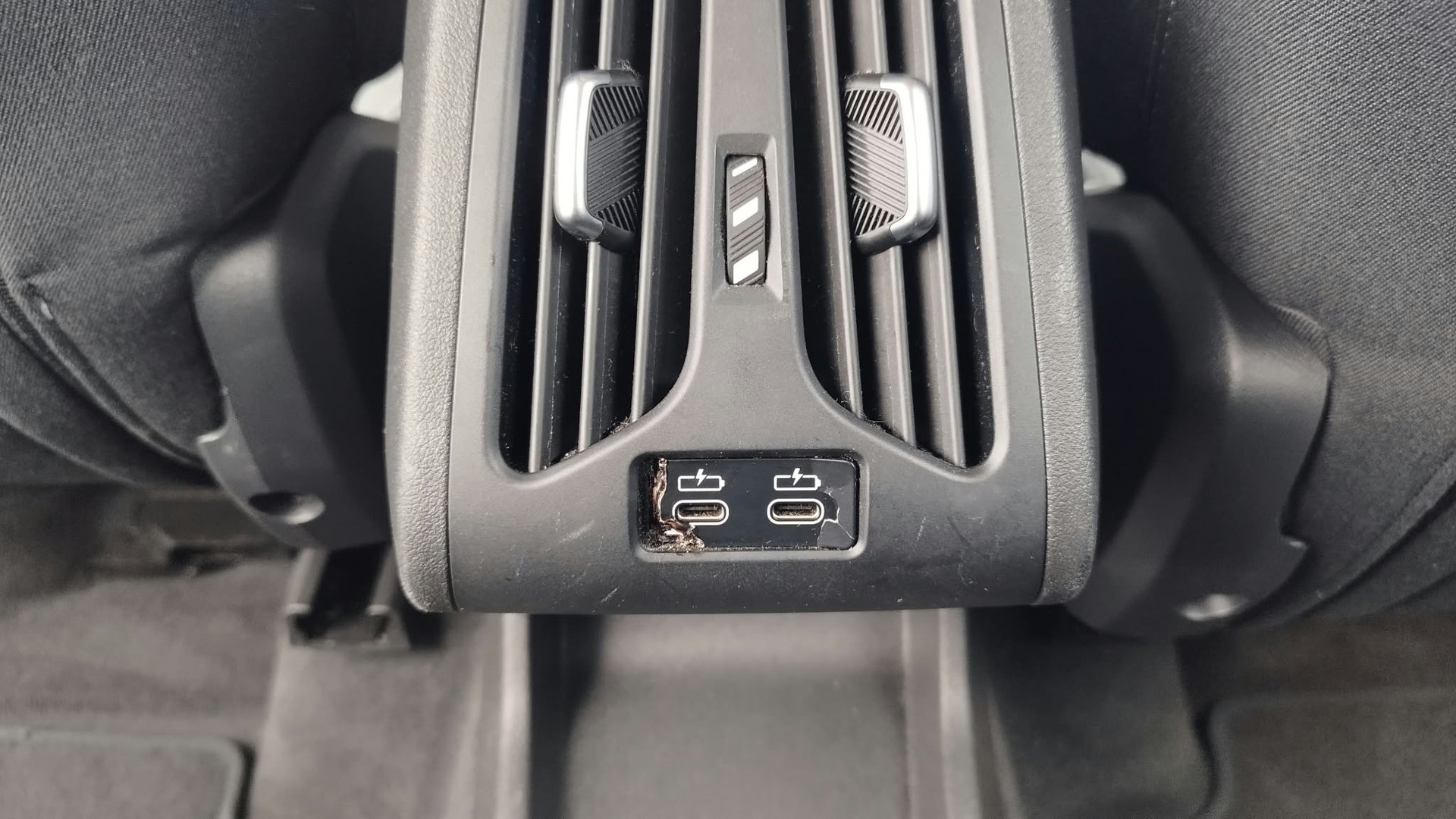 BMW 218i Active TourerSteptronic DCT-image-11