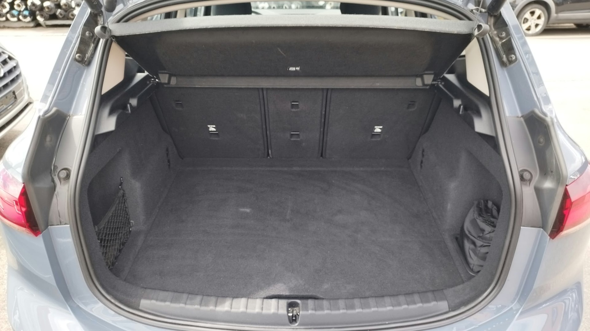 BMW 218i Active TourerSteptronic DCT-image-9