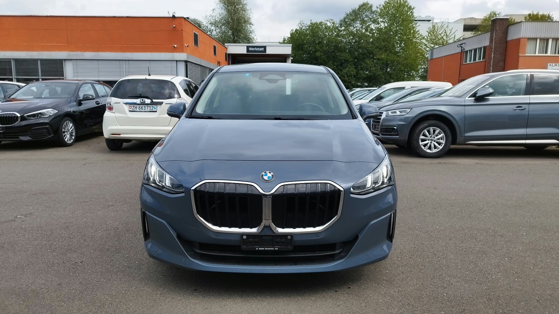 BMW 218i Active TourerSteptronic DCT-image-0