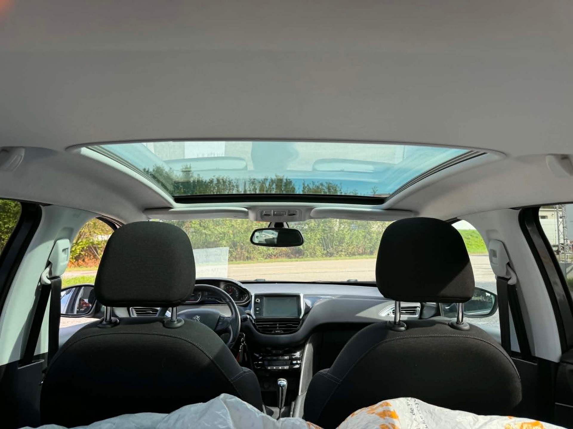 PEUGEOT 208 1.6 VTI Allure Automatik-image-3