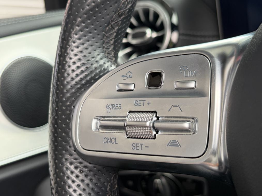 MERCEDES-BENZ E 200 Cabriolet AMG Line 4 Matic 9G-Tronic-image-5
