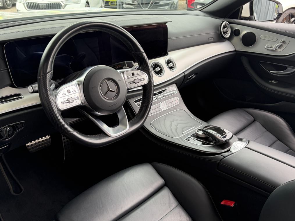 MERCEDES-BENZ E 200 Cabriolet AMG Line 4 Matic 9G-Tronic-image-3