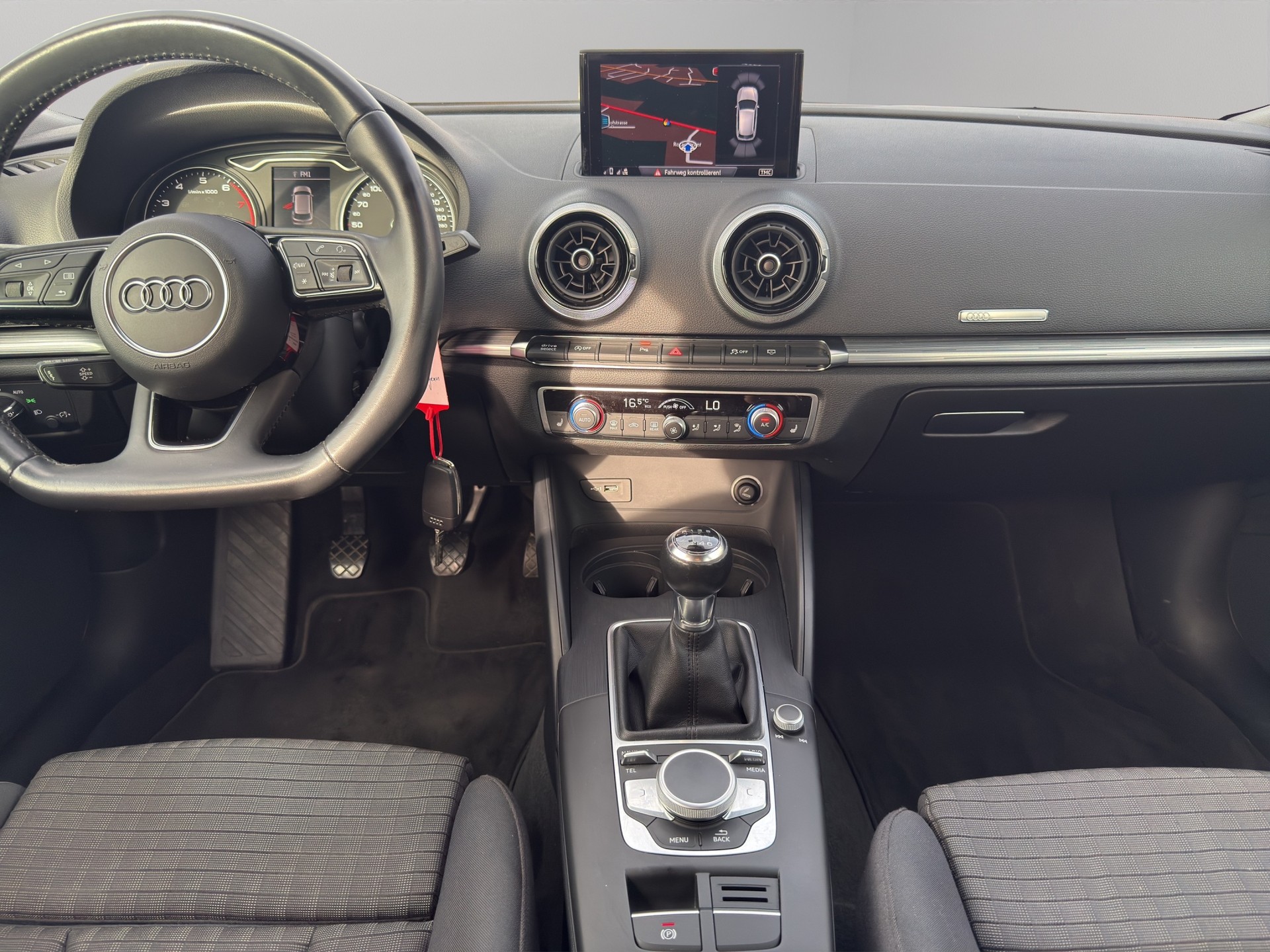 AUDI A3 Sportback 35 TFSI Sport-image-19