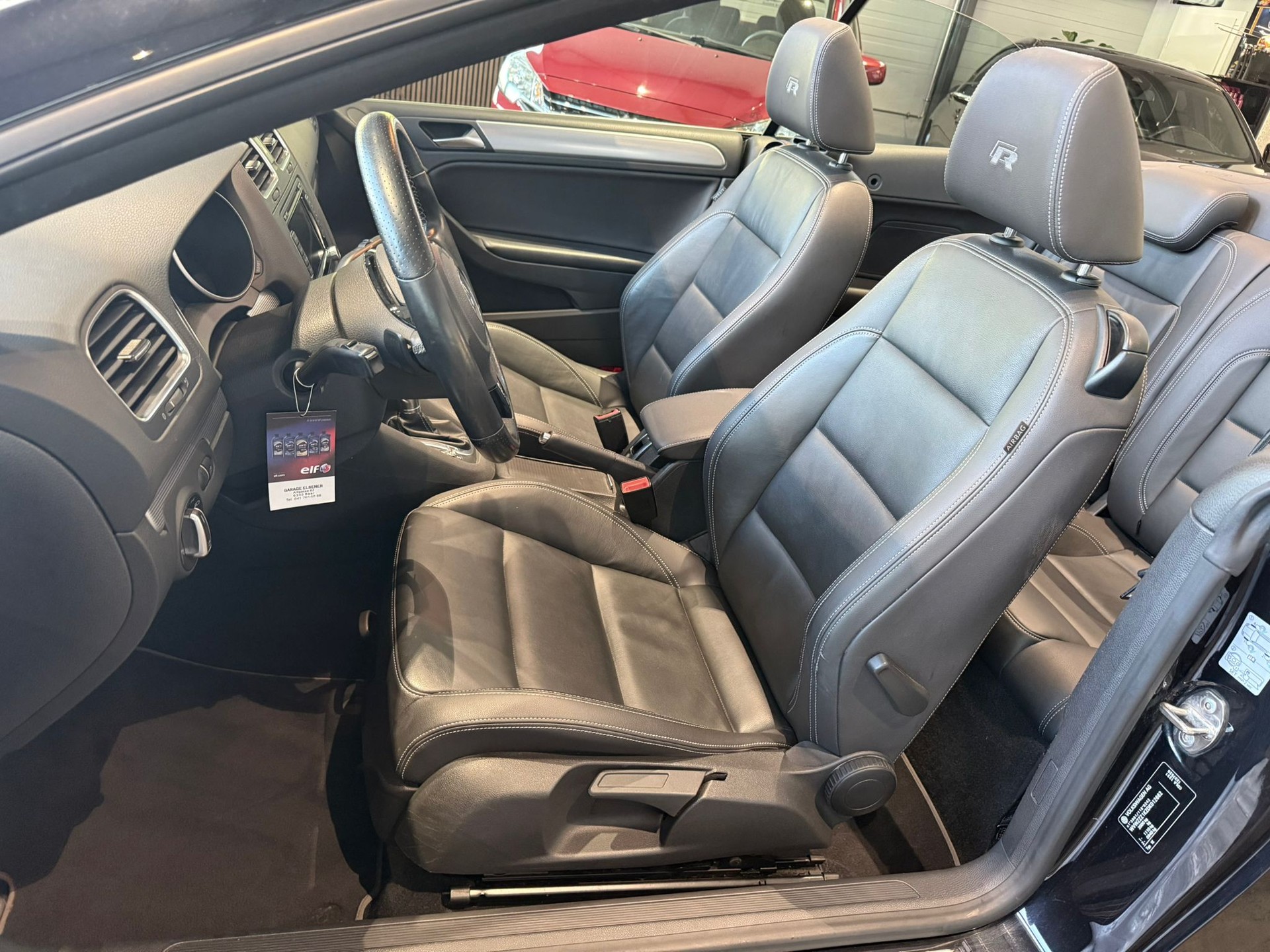 VW Golf Cabrio 2.0 TSI R DSG-image-10