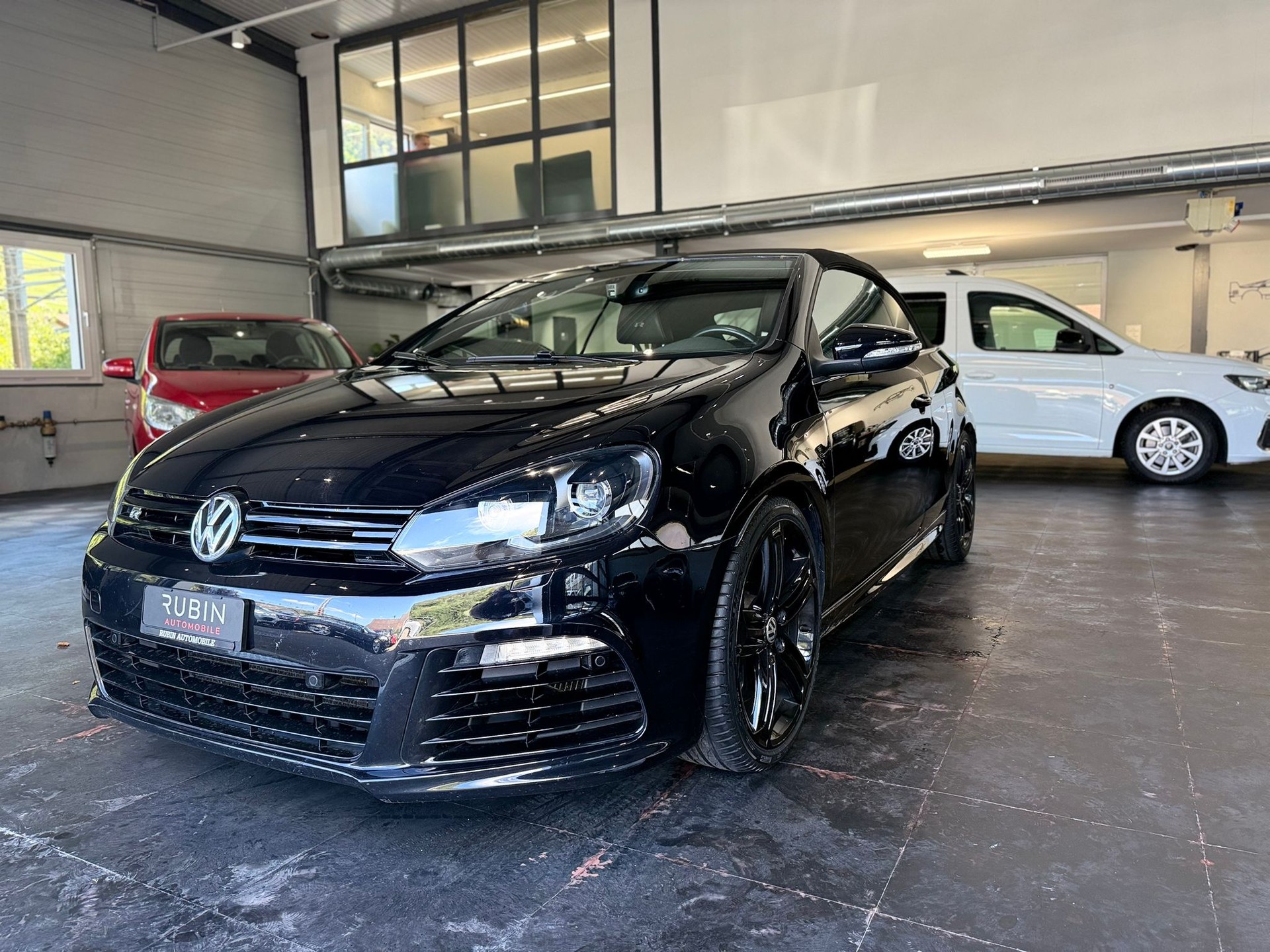 VW Golf Cabrio 2.0 TSI R DSG-image-0