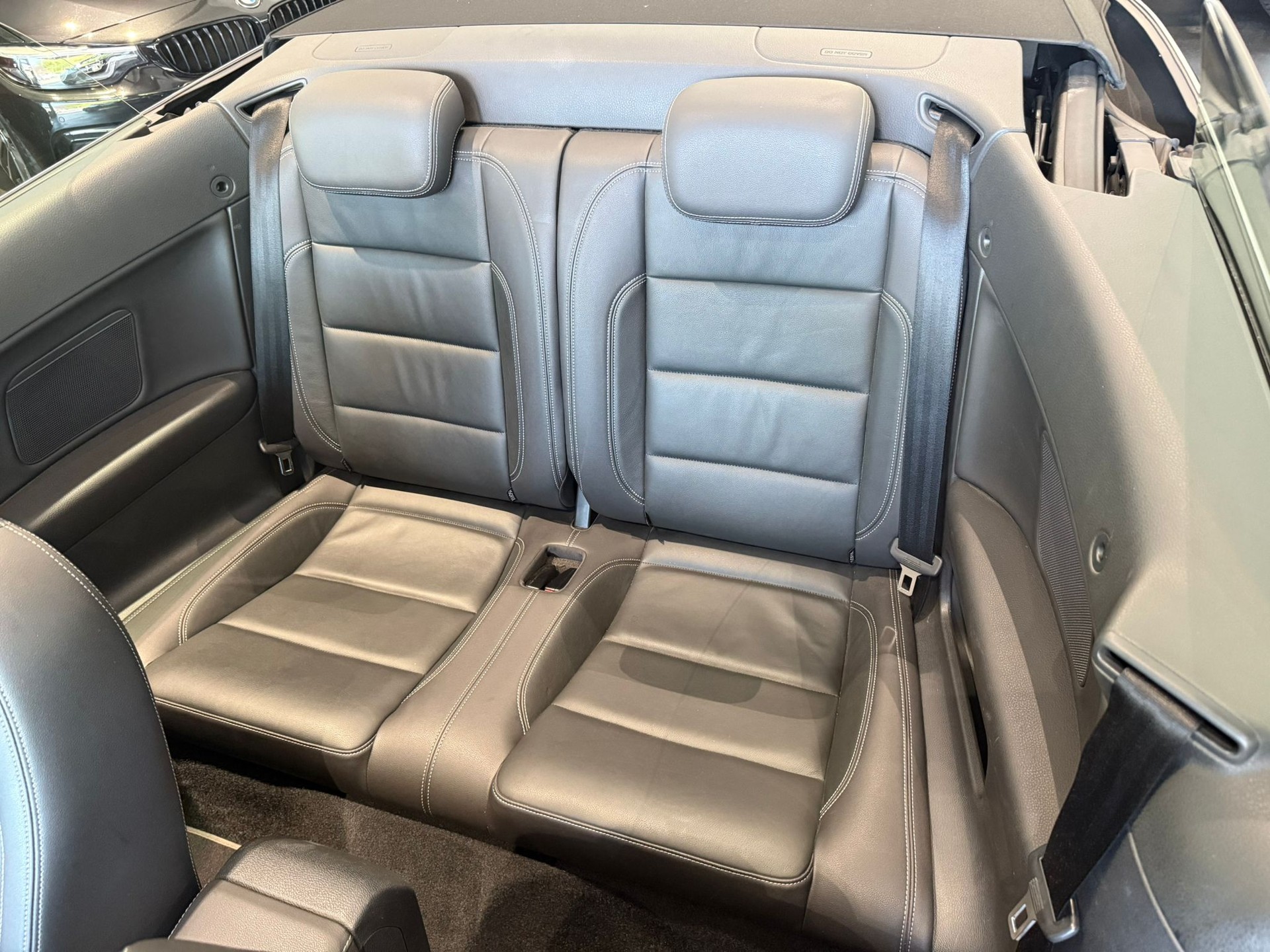 VW Golf Cabrio 2.0 TSI R DSG-image-11