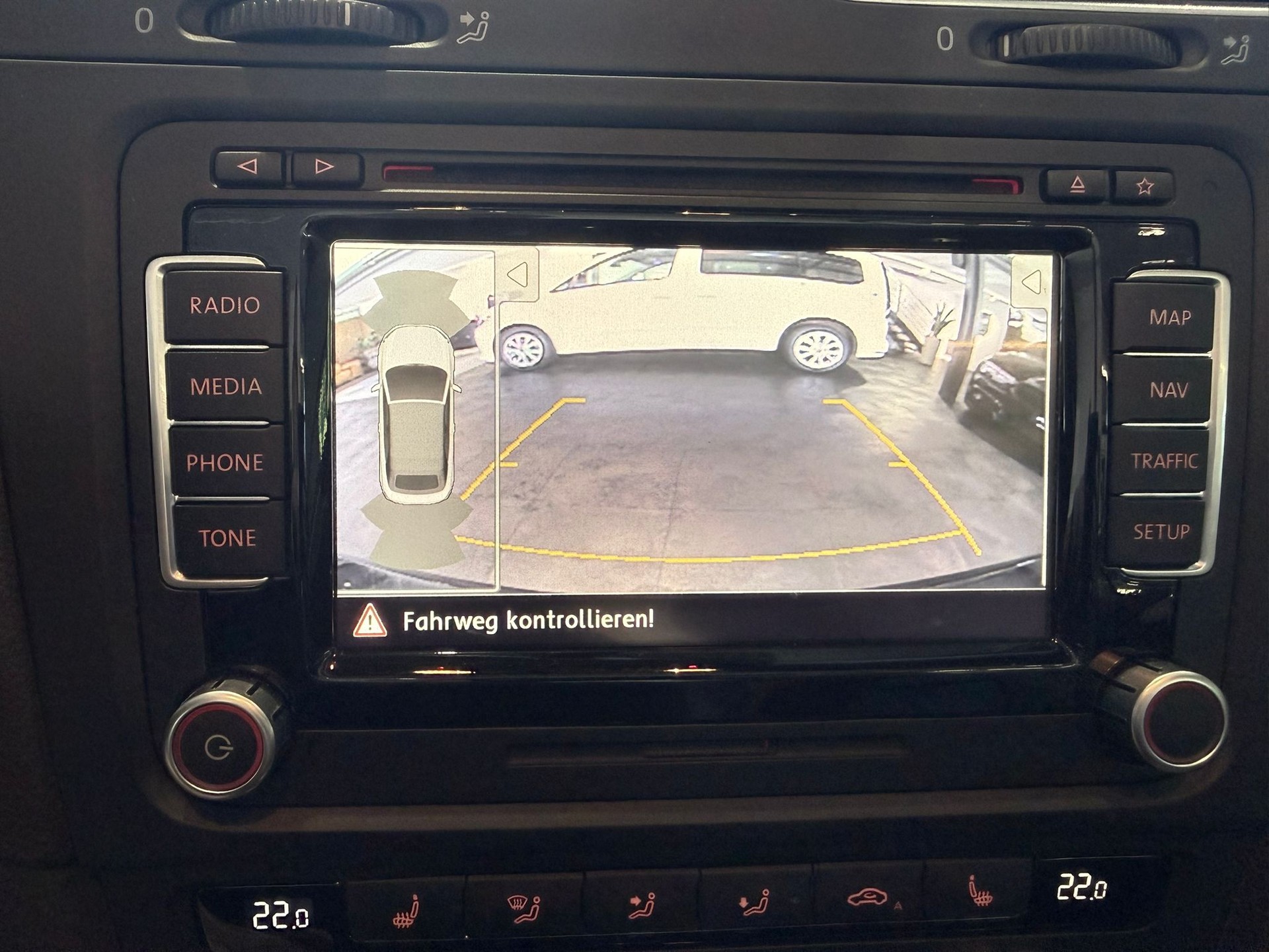 VW Golf Cabrio 2.0 TSI R DSG-image-15
