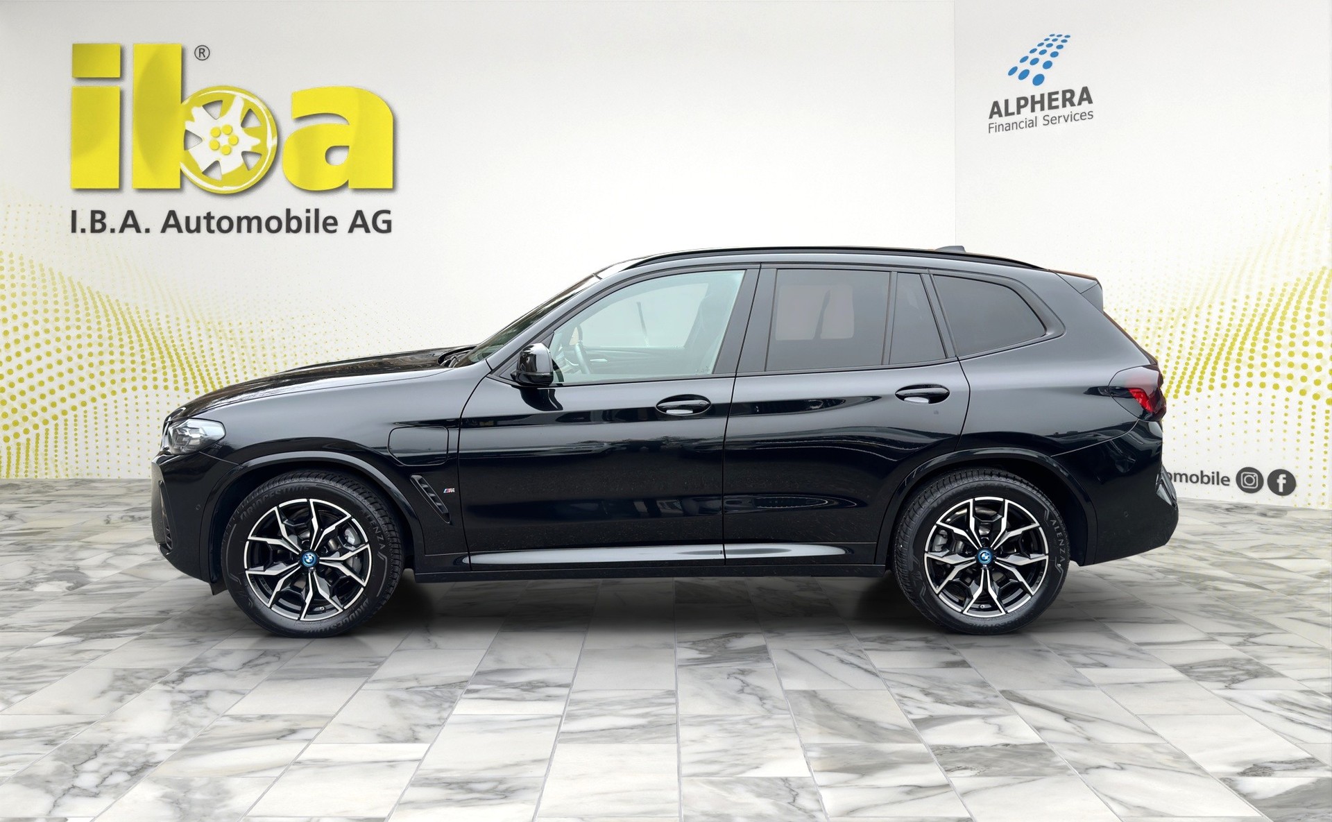 BMW X3 xDrive 30e M Sport / ACC / Head-Up Display-image-1