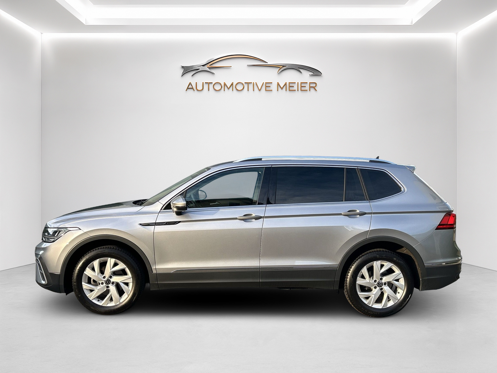 VW Tiguan Allspace 1.5 TSI Life DSG -7 Sitzplätze-AHK-Fahrassistenzsysteme--image-1