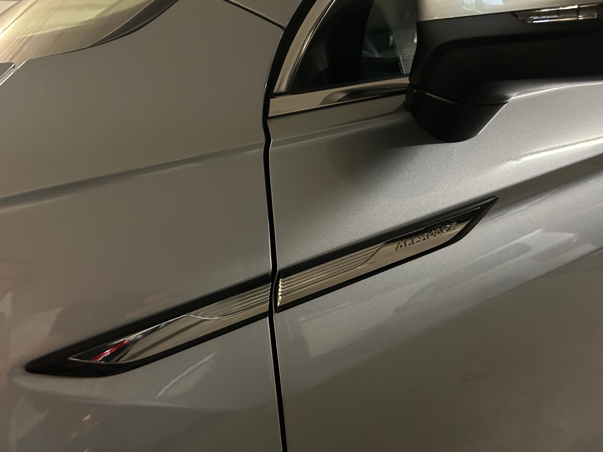 VW Tiguan Allspace 1.5 TSI Life DSG -7 Sitzplätze-AHK-Fahrassistenzsysteme--image-24