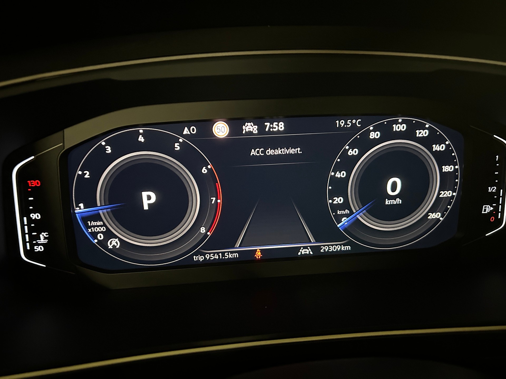 VW Tiguan Allspace 1.5 TSI Life DSG -7 Sitzplätze-AHK-Fahrassistenzsysteme--image-14