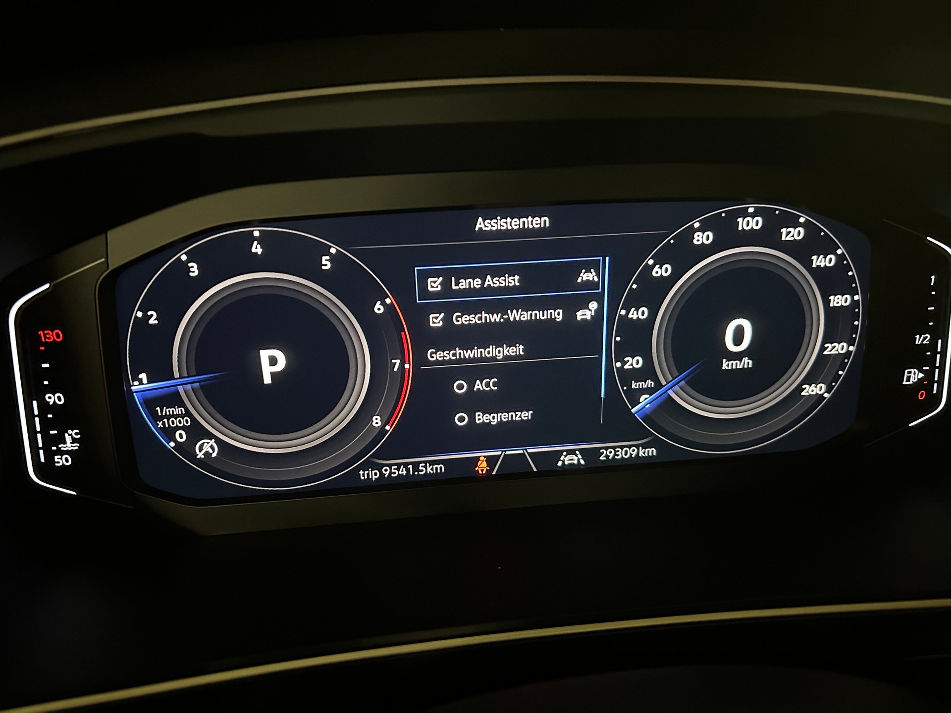 VW Tiguan Allspace 1.5 TSI Life DSG -7 Sitzplätze-AHK-Fahrassistenzsysteme--image-15