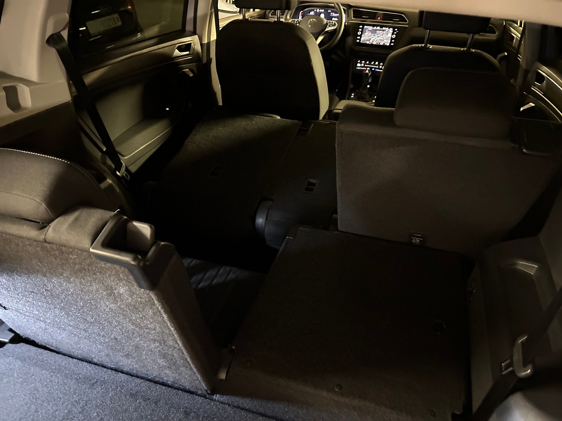 VW Tiguan Allspace 1.5 TSI Life DSG -7 Sitzplätze-AHK-Fahrassistenzsysteme--image-23