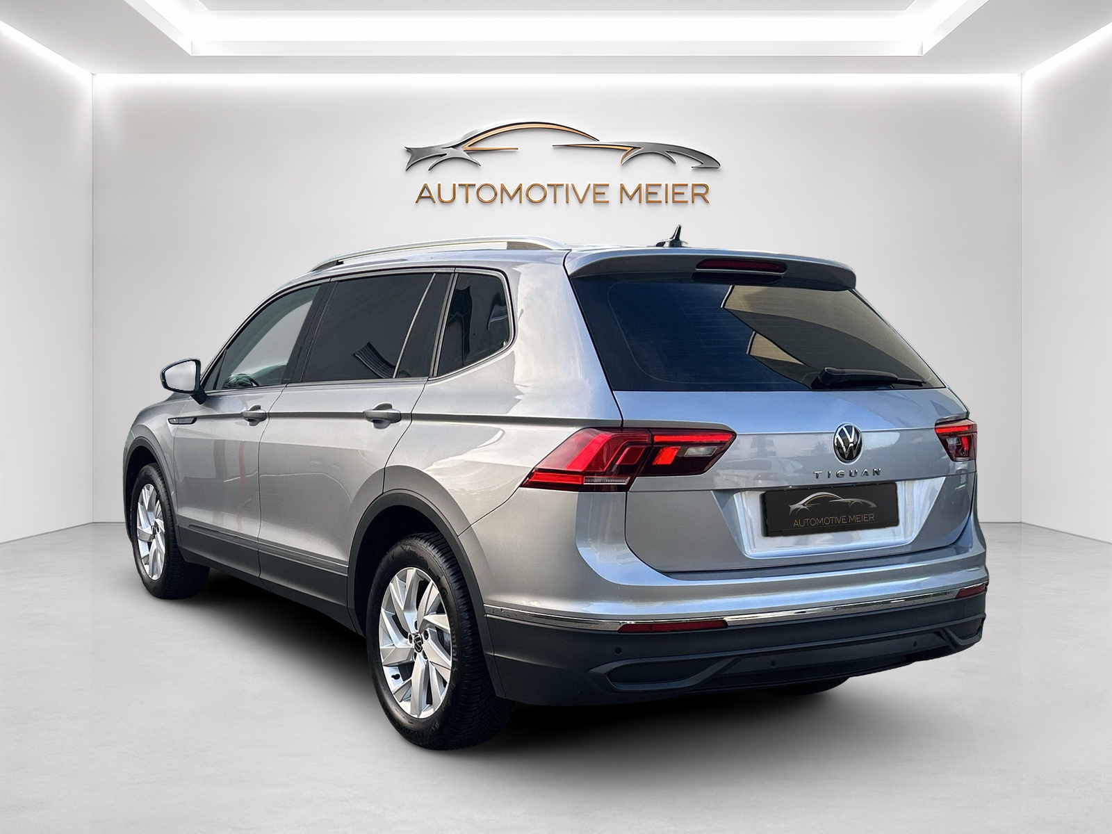 VW Tiguan Allspace 1.5 TSI Life DSG -7 Sitzplätze-AHK-Fahrassistenzsysteme--image-2