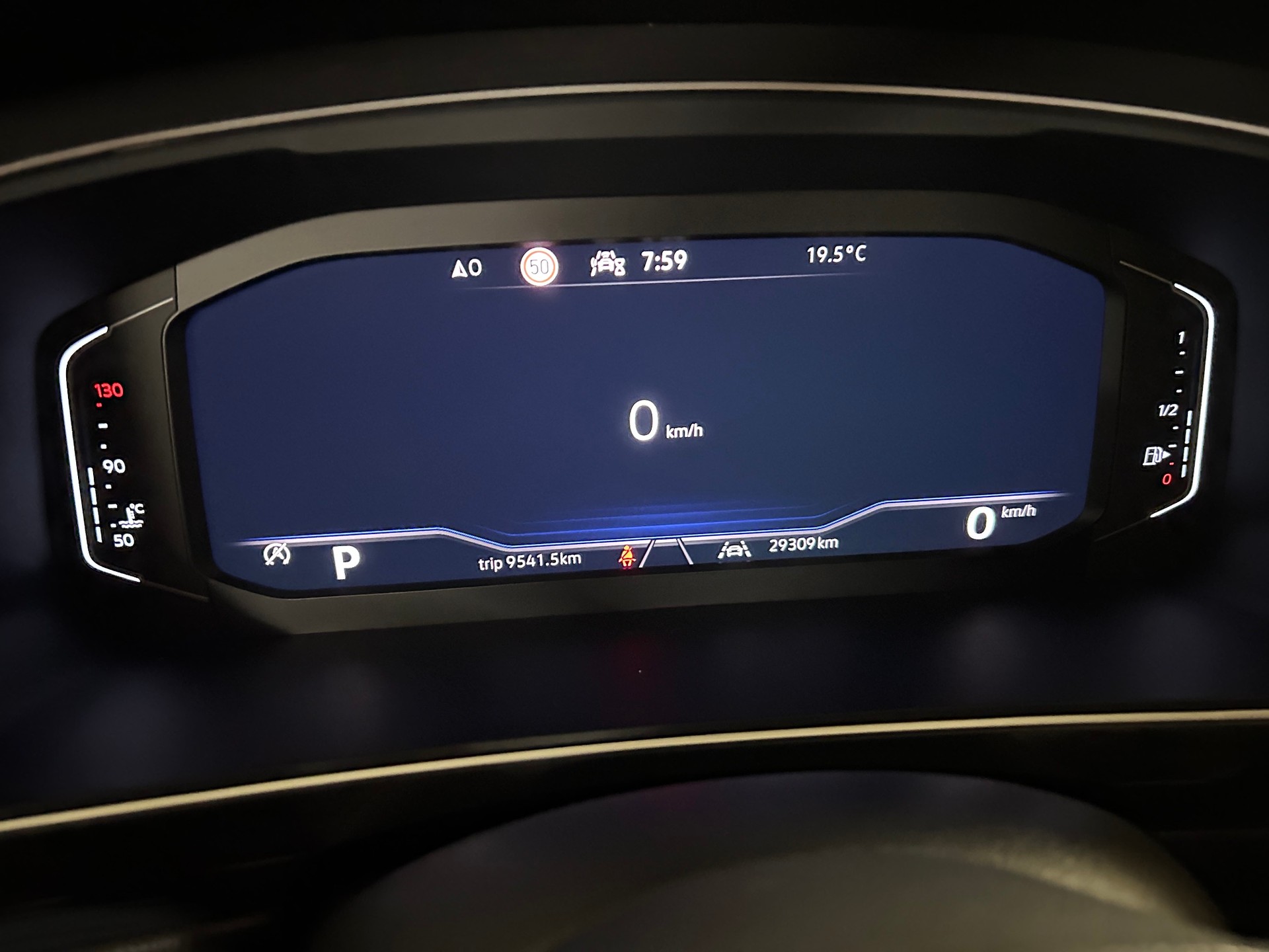 VW Tiguan Allspace 1.5 TSI Life DSG -7 Sitzplätze-AHK-Fahrassistenzsysteme--image-16