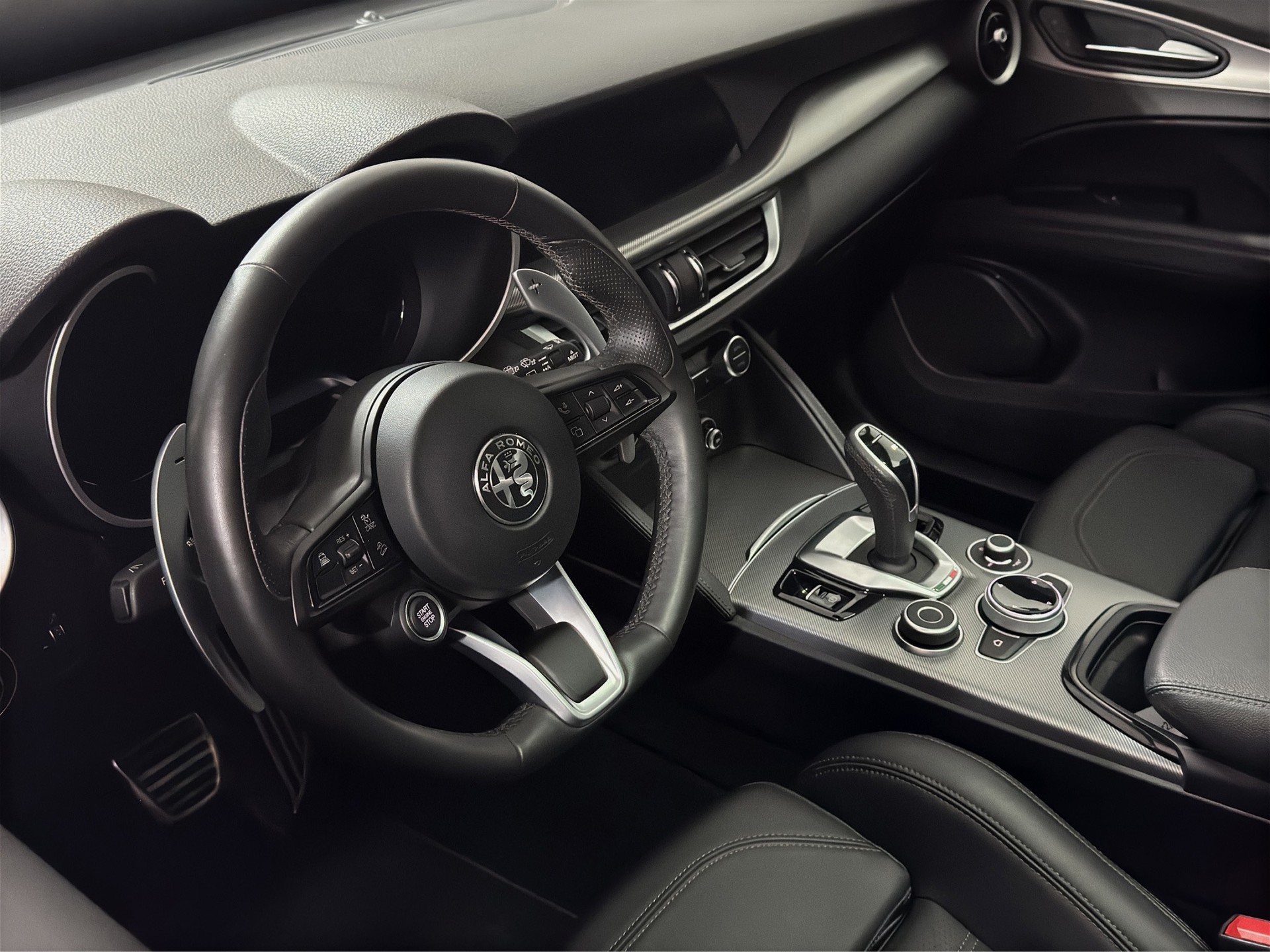 ALFA ROMEO Stelvio 2.2 JTDM Veloce "Tow Hook Pack Sky" Q4 AT8 "Panodach-AHK"-image-12