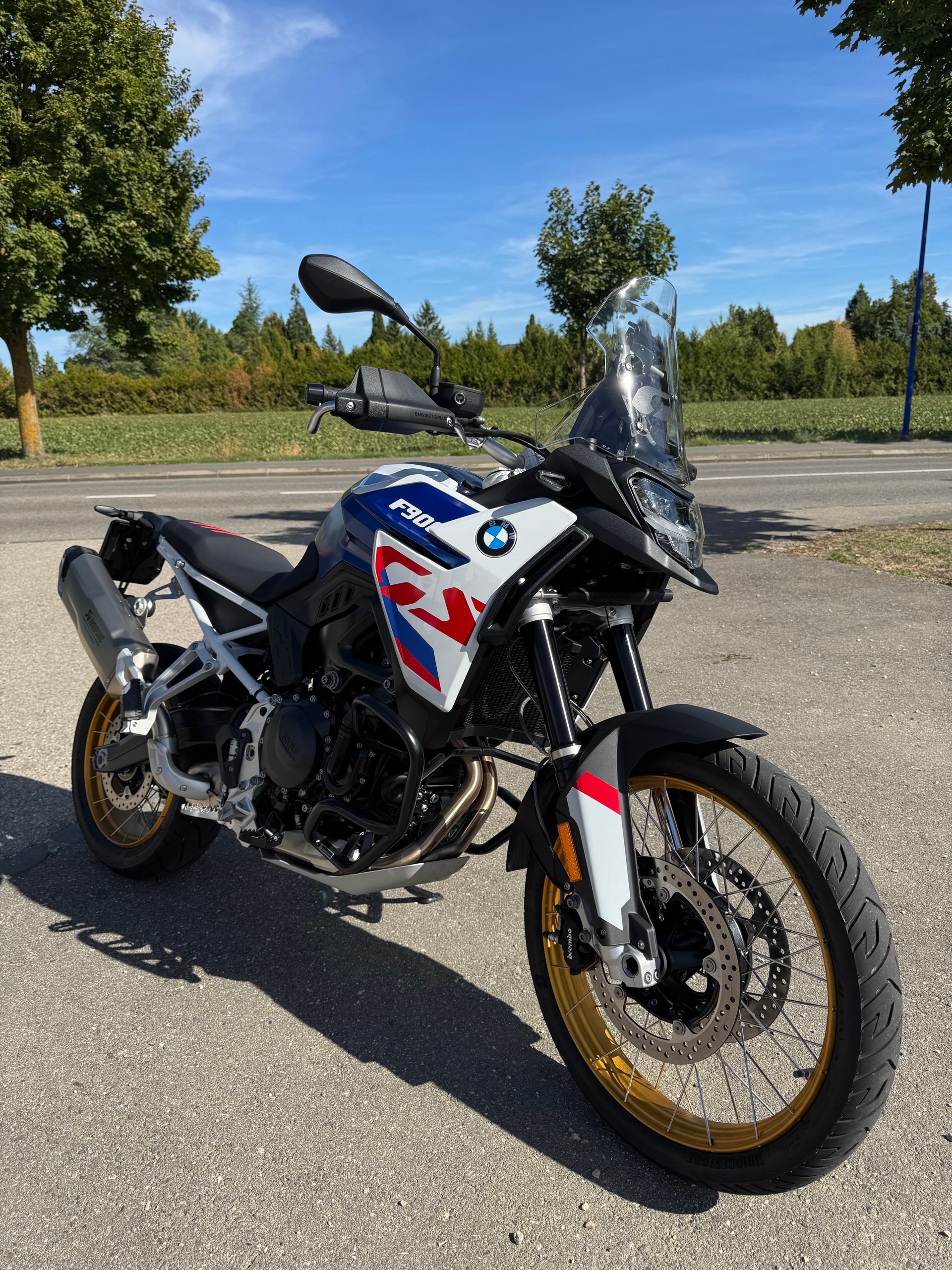 BMW F 900 GS-showroom-element-1