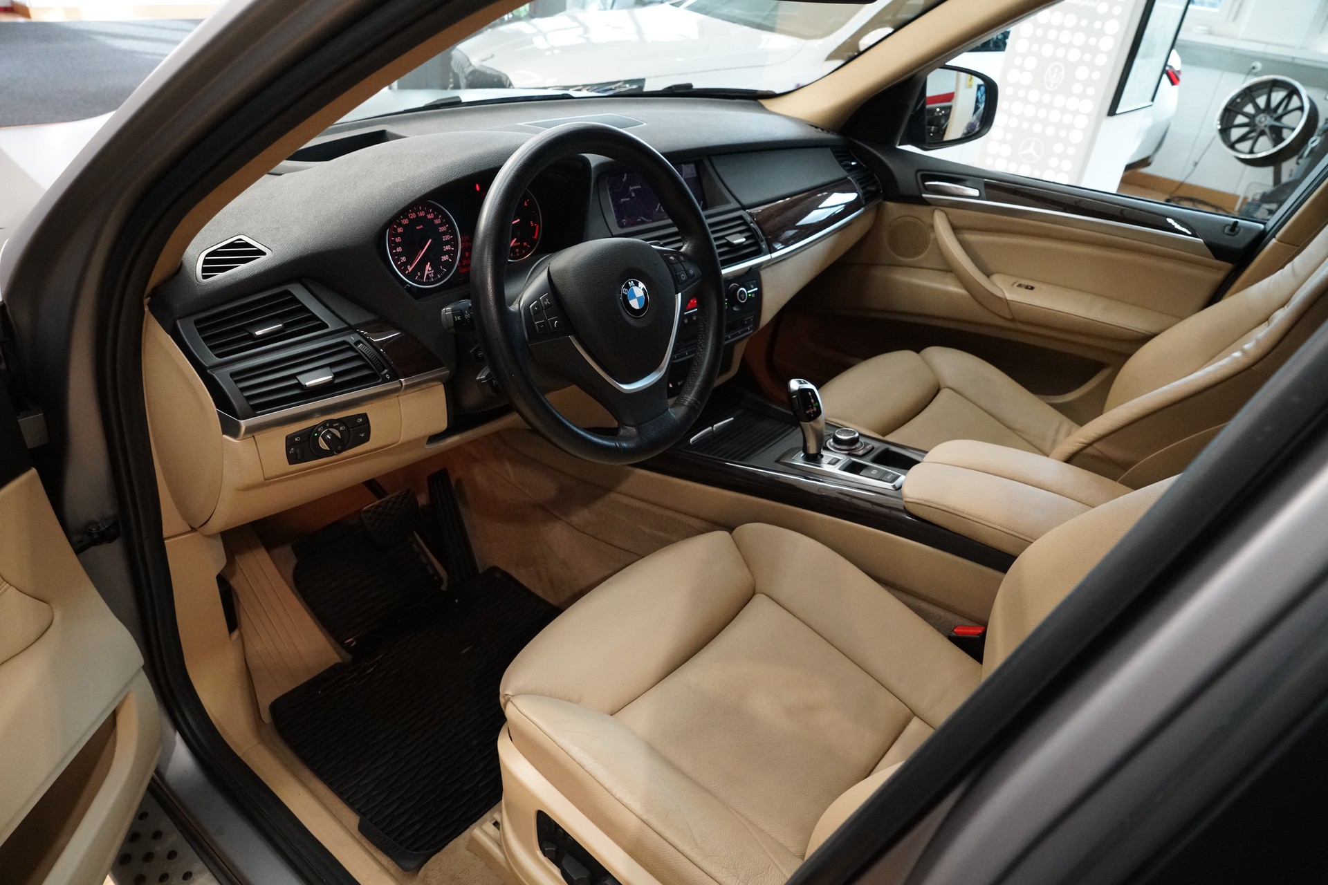 BMW X5 xDrive 40d Steptronic-image-11