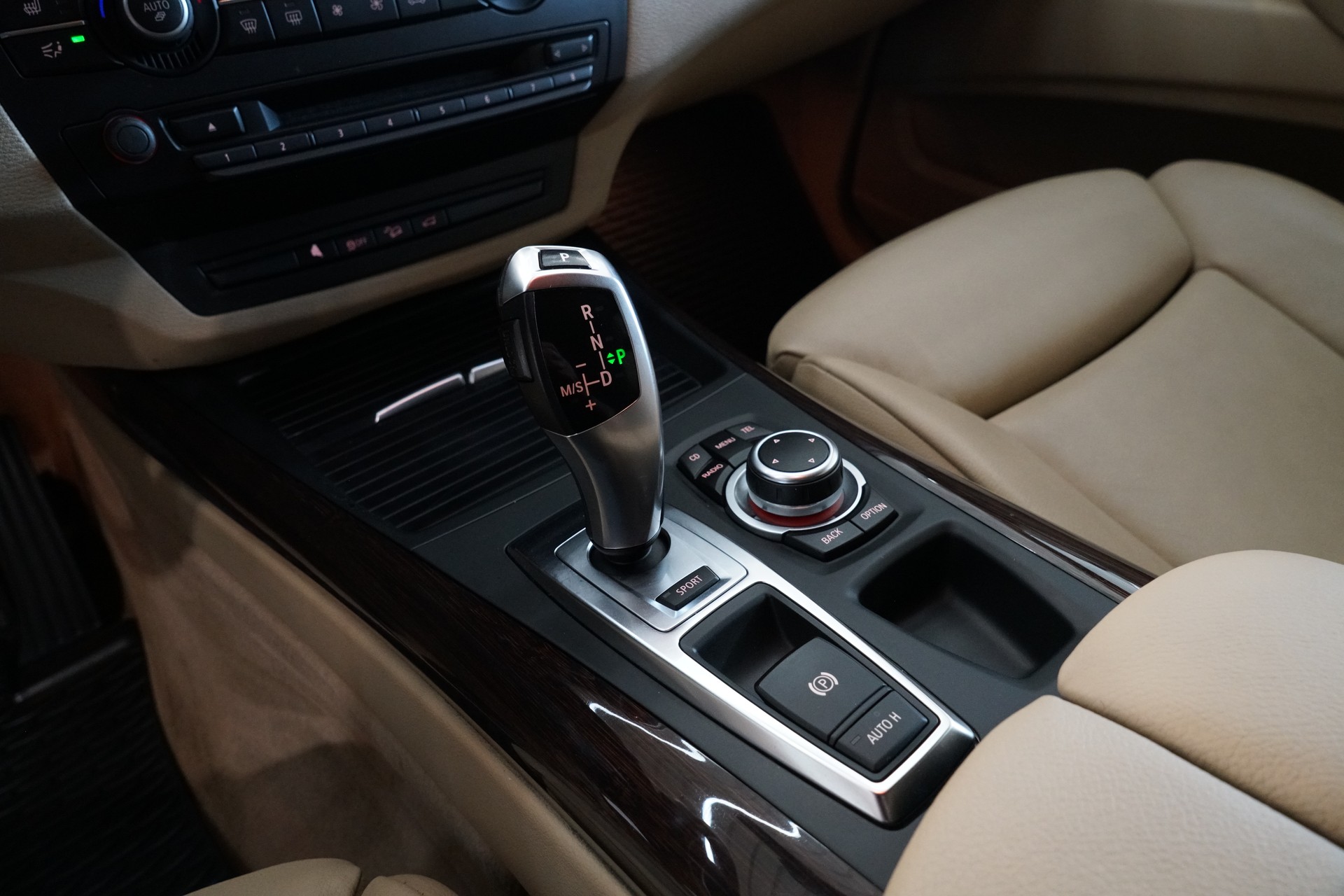 BMW X5 xDrive 40d Steptronic-image-16