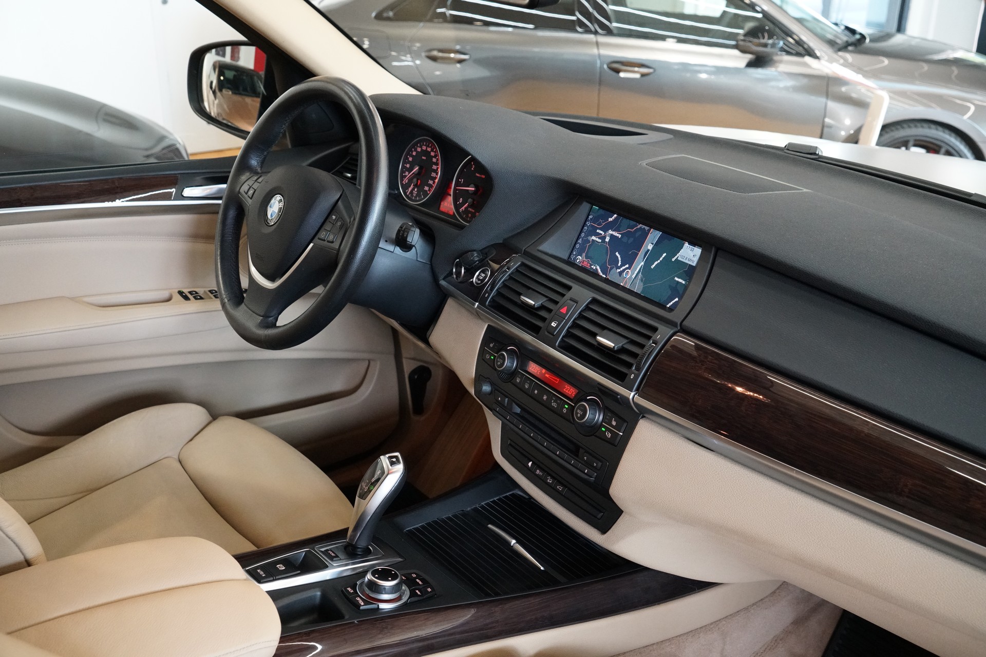 BMW X5 xDrive 40d Steptronic-image-19