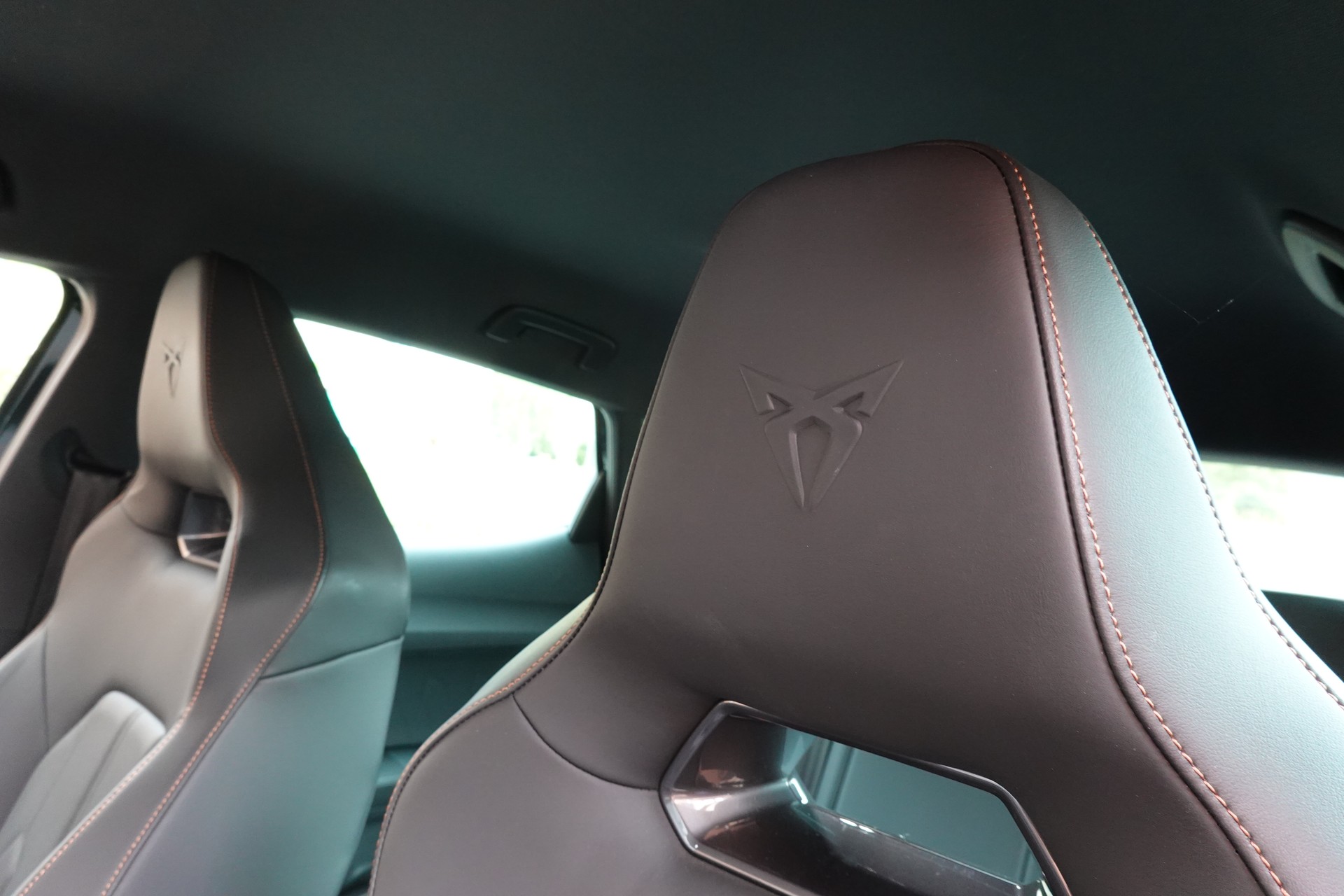 CUPRA Formentor 2.5TSI VZ5 DSG "* CH Auto * Feux LED* Sièges Chauffant * Clim Auto * Tempomat Adapt. * Caméra + Capteurs *"-image-23