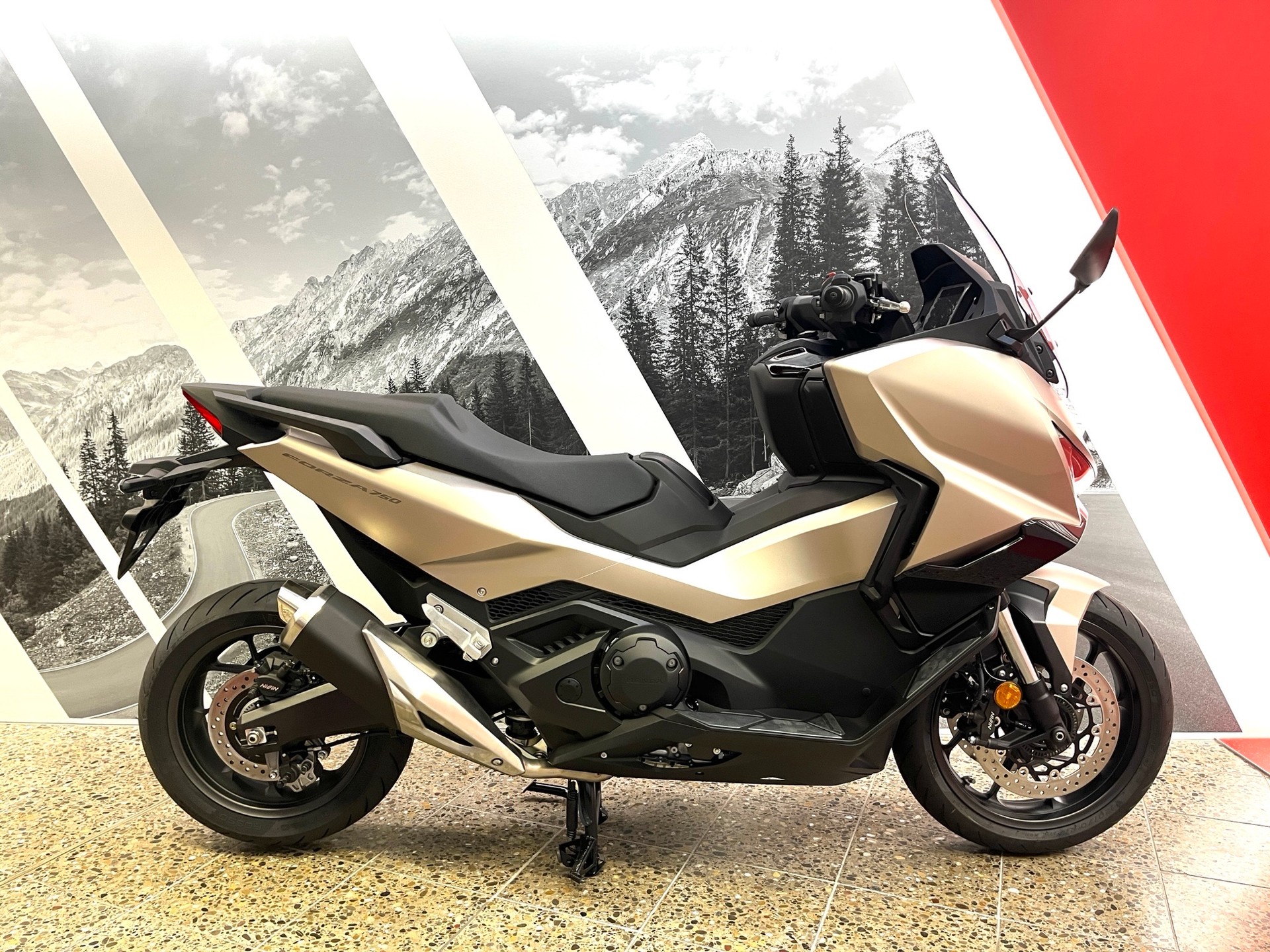 HONDA NSS 750