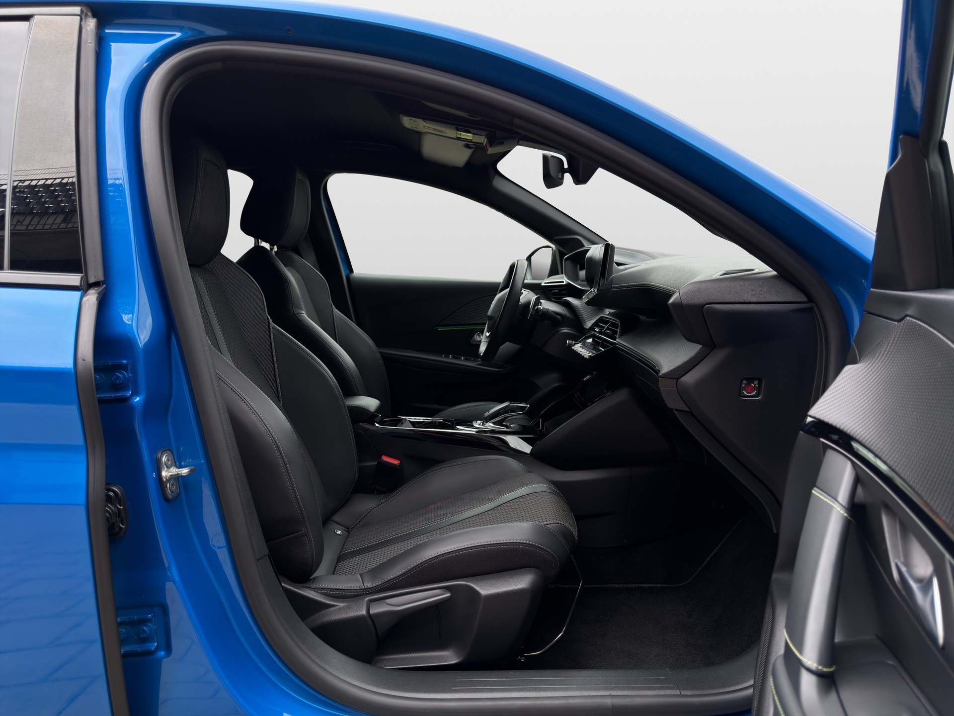 PEUGEOT 208 1.2 PureTech GT EAT8*Hagelschaden*Statt 14'900.- jetzt nur 9'900.- *-image-8